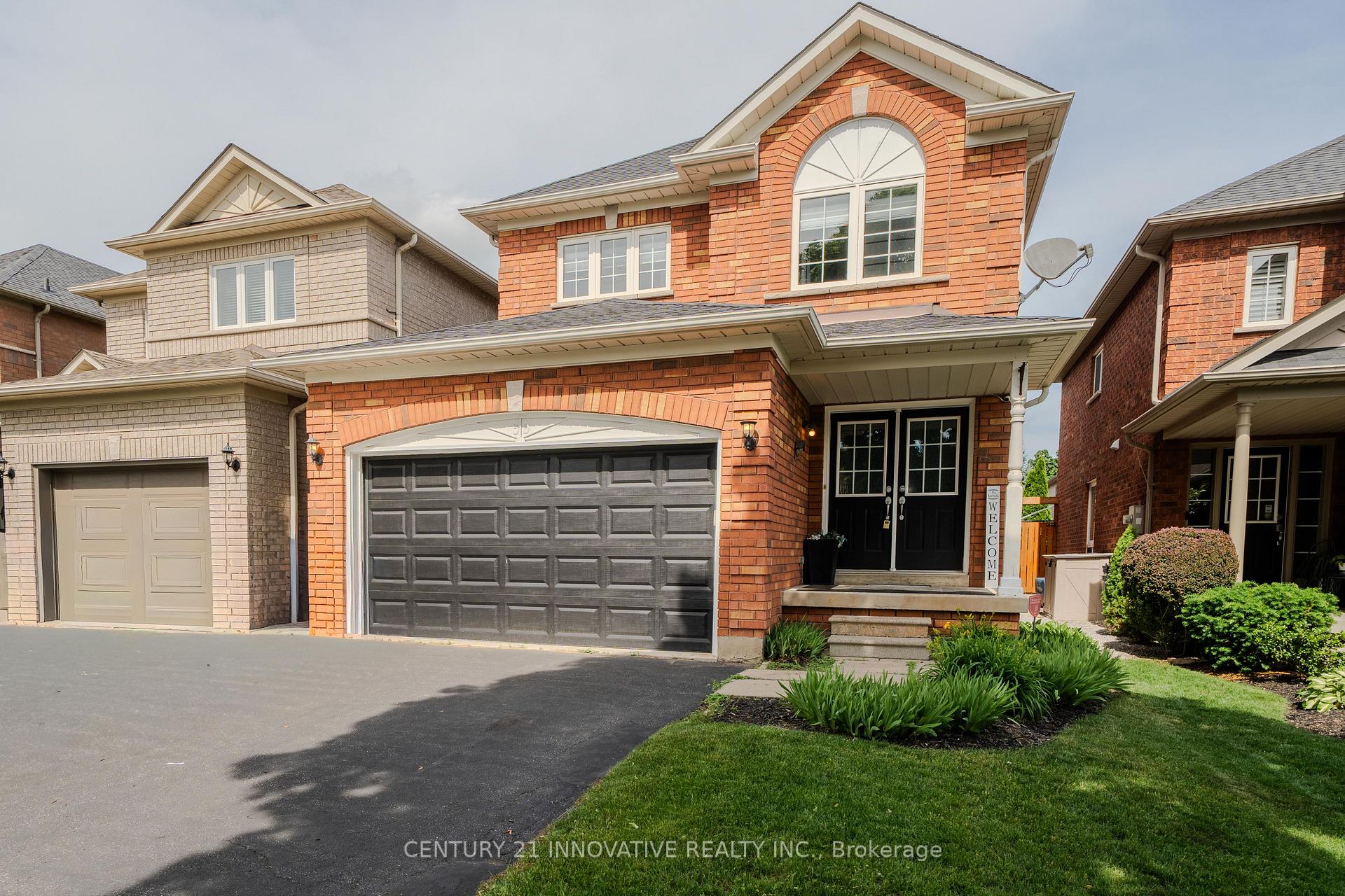 Photo 3 of 30 Castle Green Drive, Whitby, Rolling Acres — HOMEH