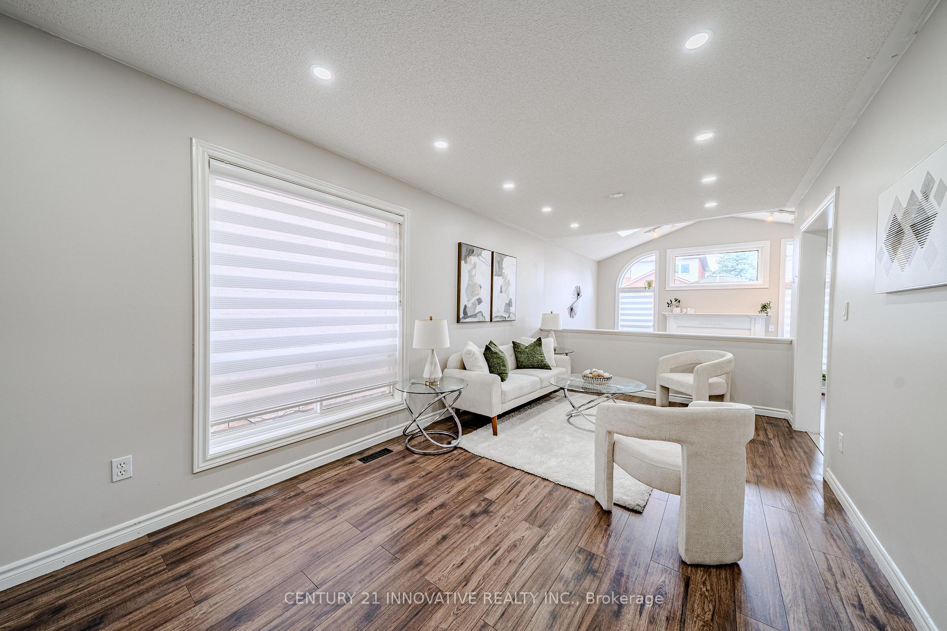 Photo 8 of 30 Castle Green Drive, Whitby, Rolling Acres — HOMEH