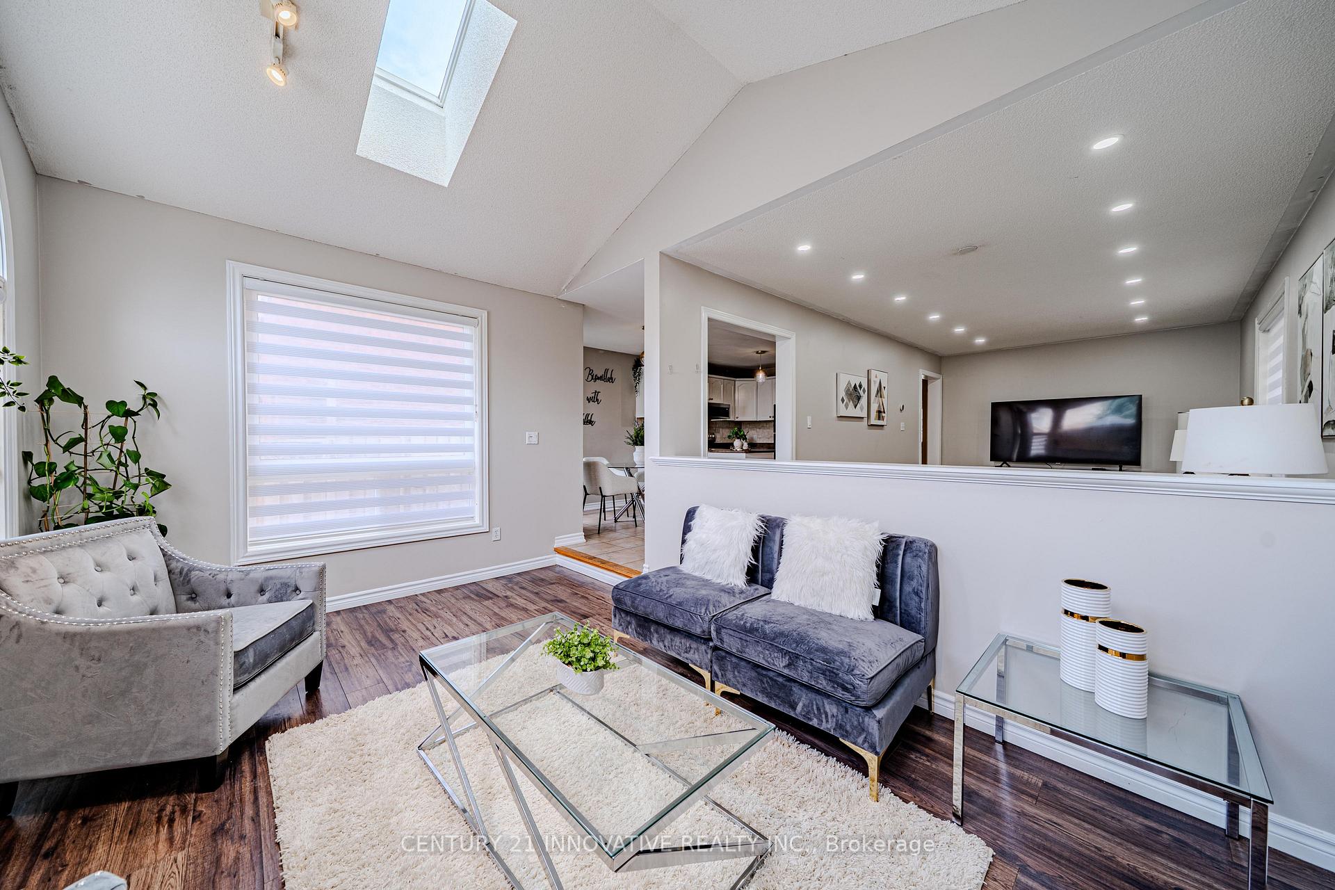 Photo 16 of 30 Castle Green Drive, Whitby, Rolling Acres — HOMEH
