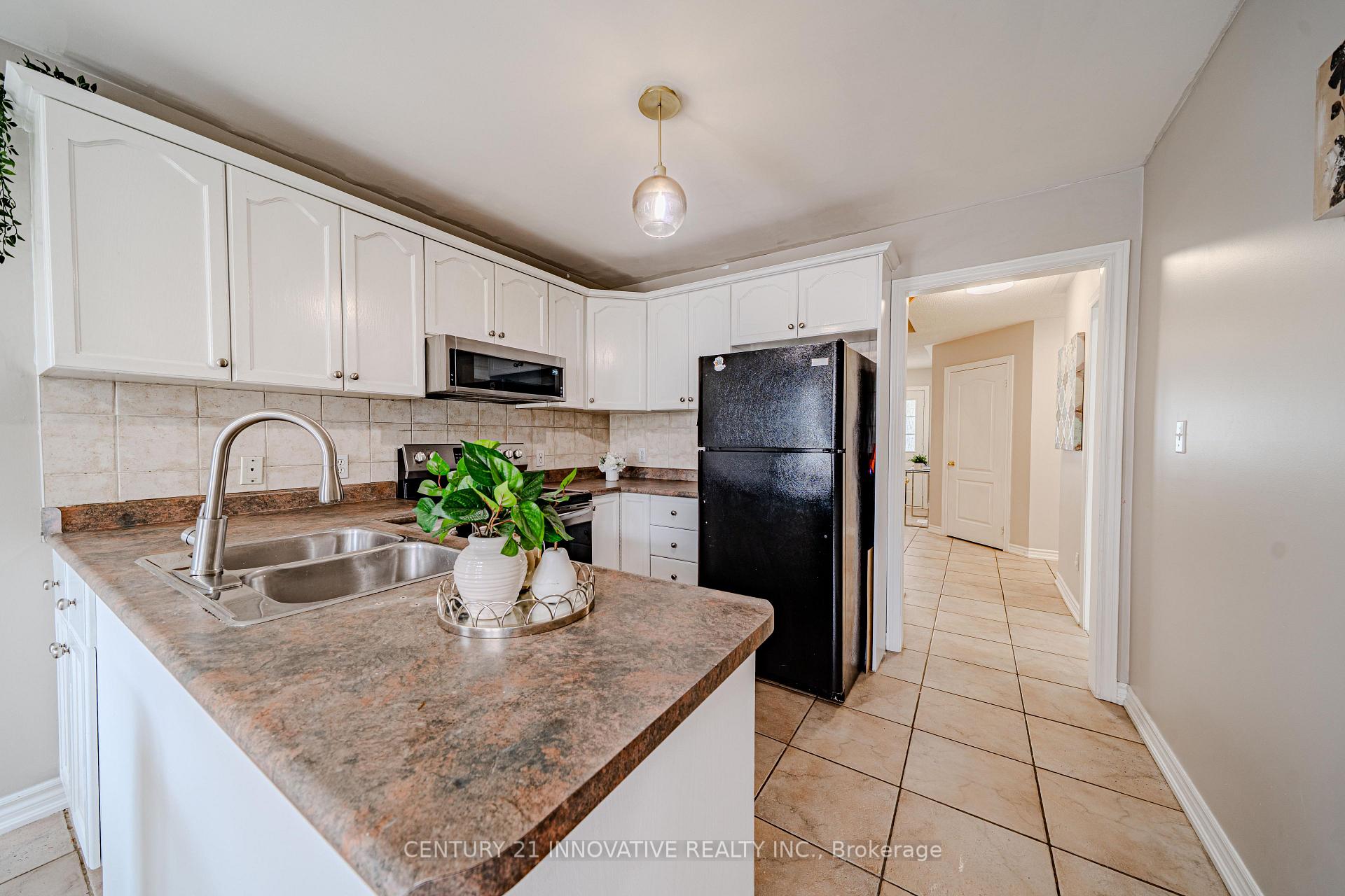 Photo 18 of 30 Castle Green Drive, Whitby, Rolling Acres — HOMEH