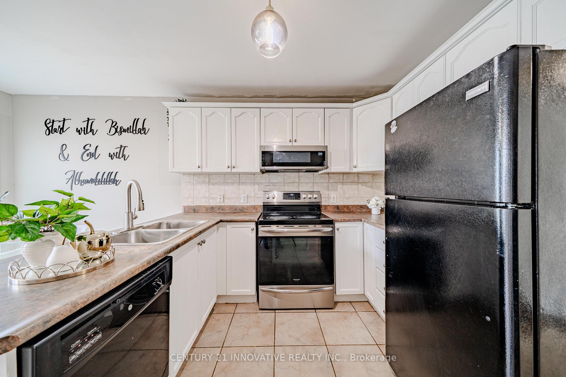 Photo 19 of 30 Castle Green Drive, Whitby, Rolling Acres — HOMEH