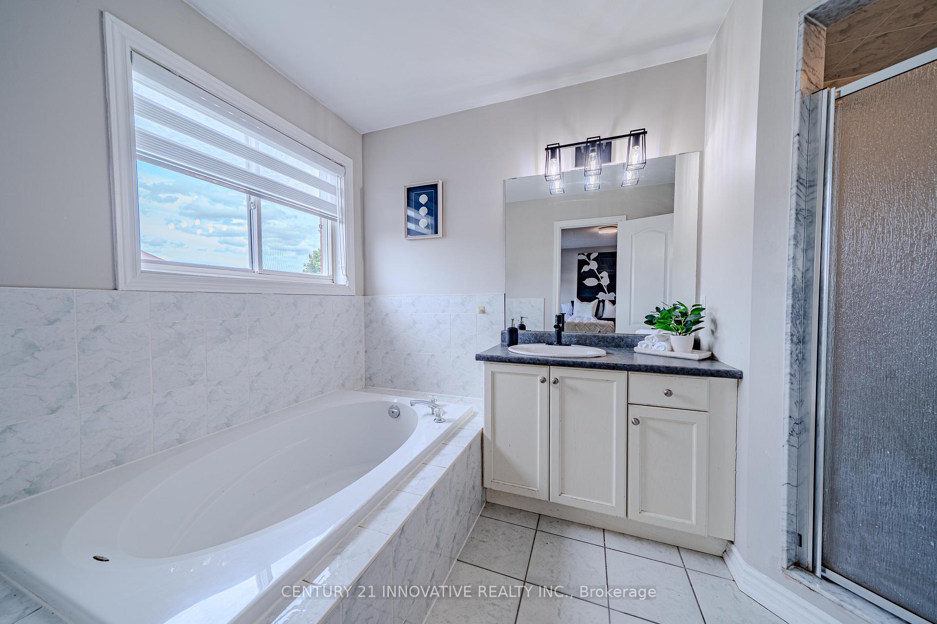 Photo 32 of 30 Castle Green Drive, Whitby, Rolling Acres — HOMEH