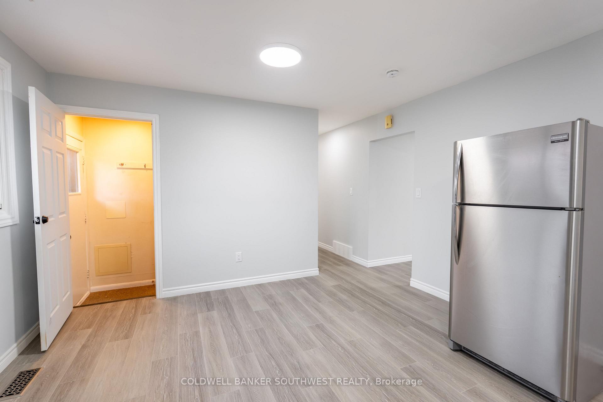 Photo 6 of 1104 Overlea Crescent, Sarnia — HOMEH