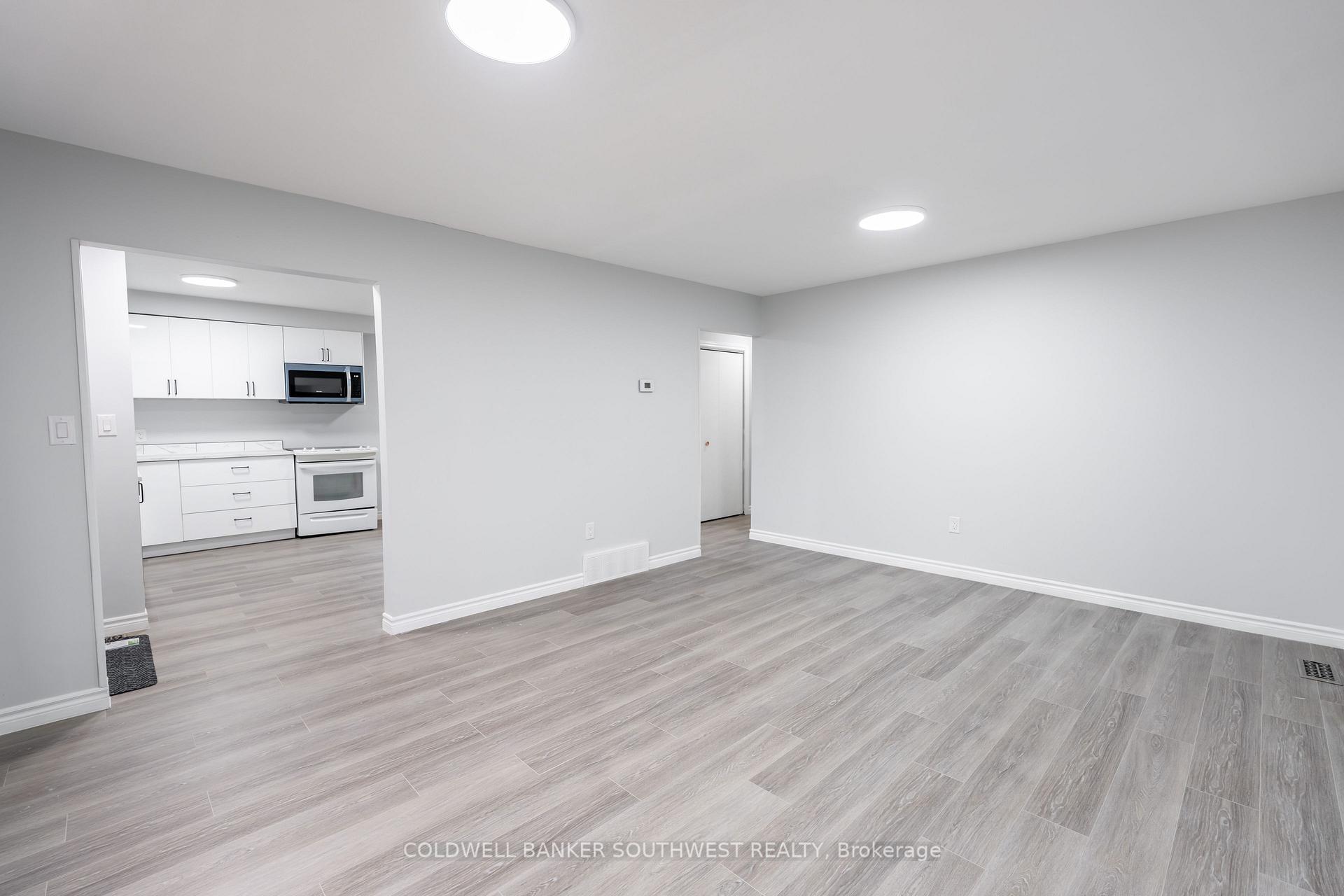 Photo 7 of 1104 Overlea Crescent, Sarnia — HOMEH