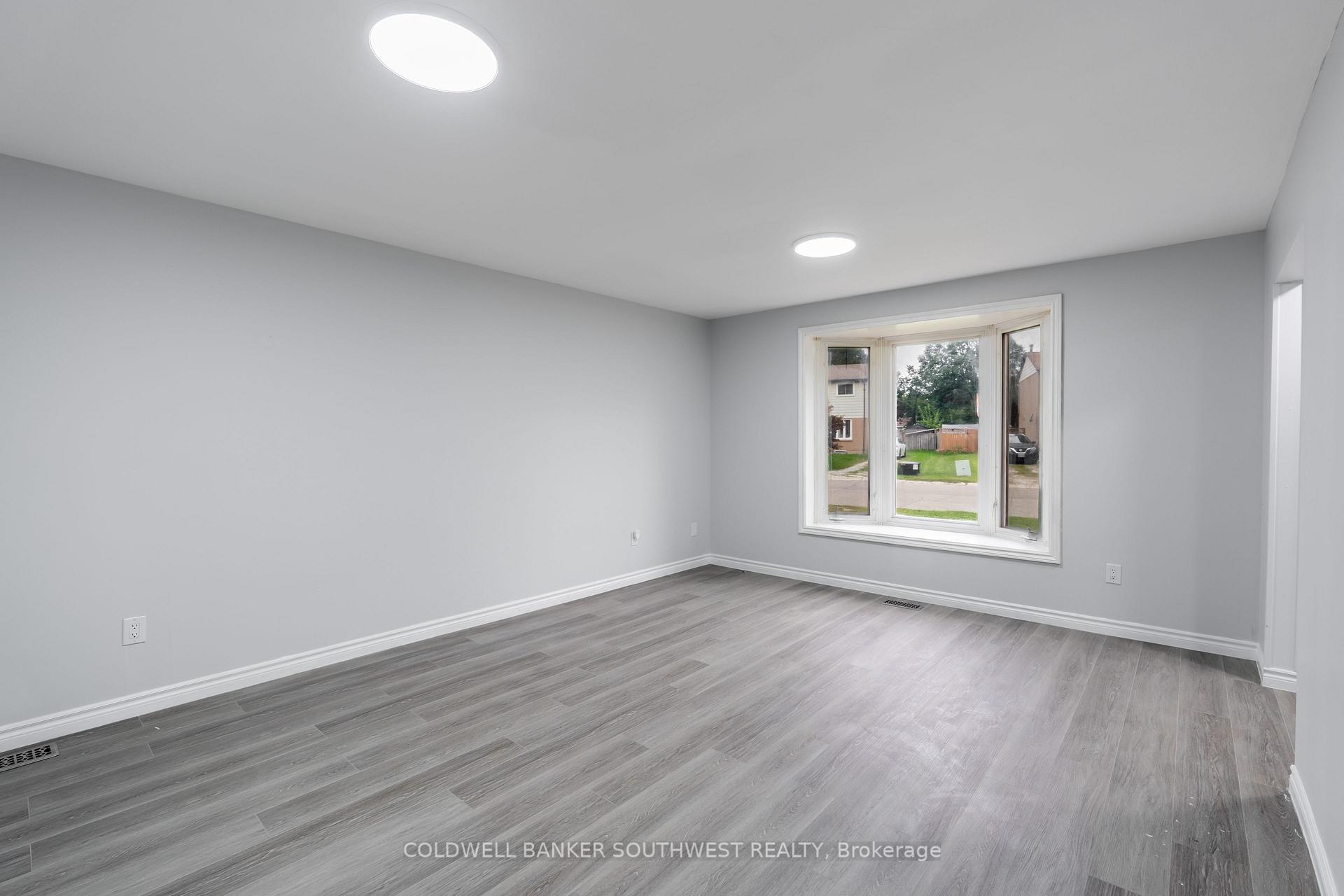 Photo 8 of 1104 Overlea Crescent, Sarnia — HOMEH