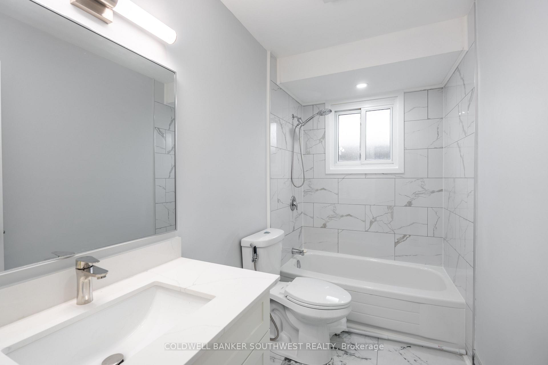Photo 10 of 1104 Overlea Crescent, Sarnia — HOMEH