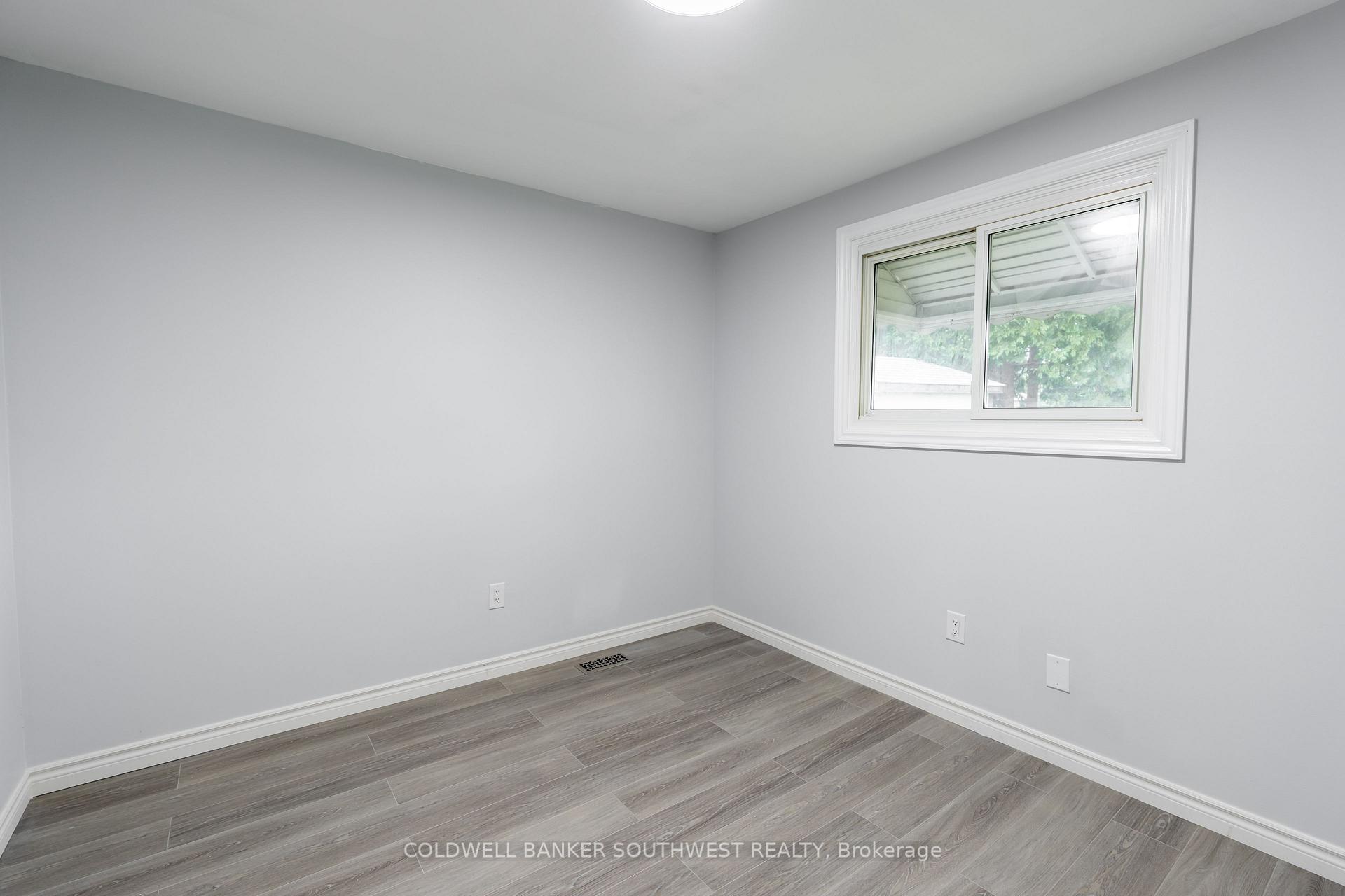 Photo 13 of 1104 Overlea Crescent, Sarnia — HOMEH