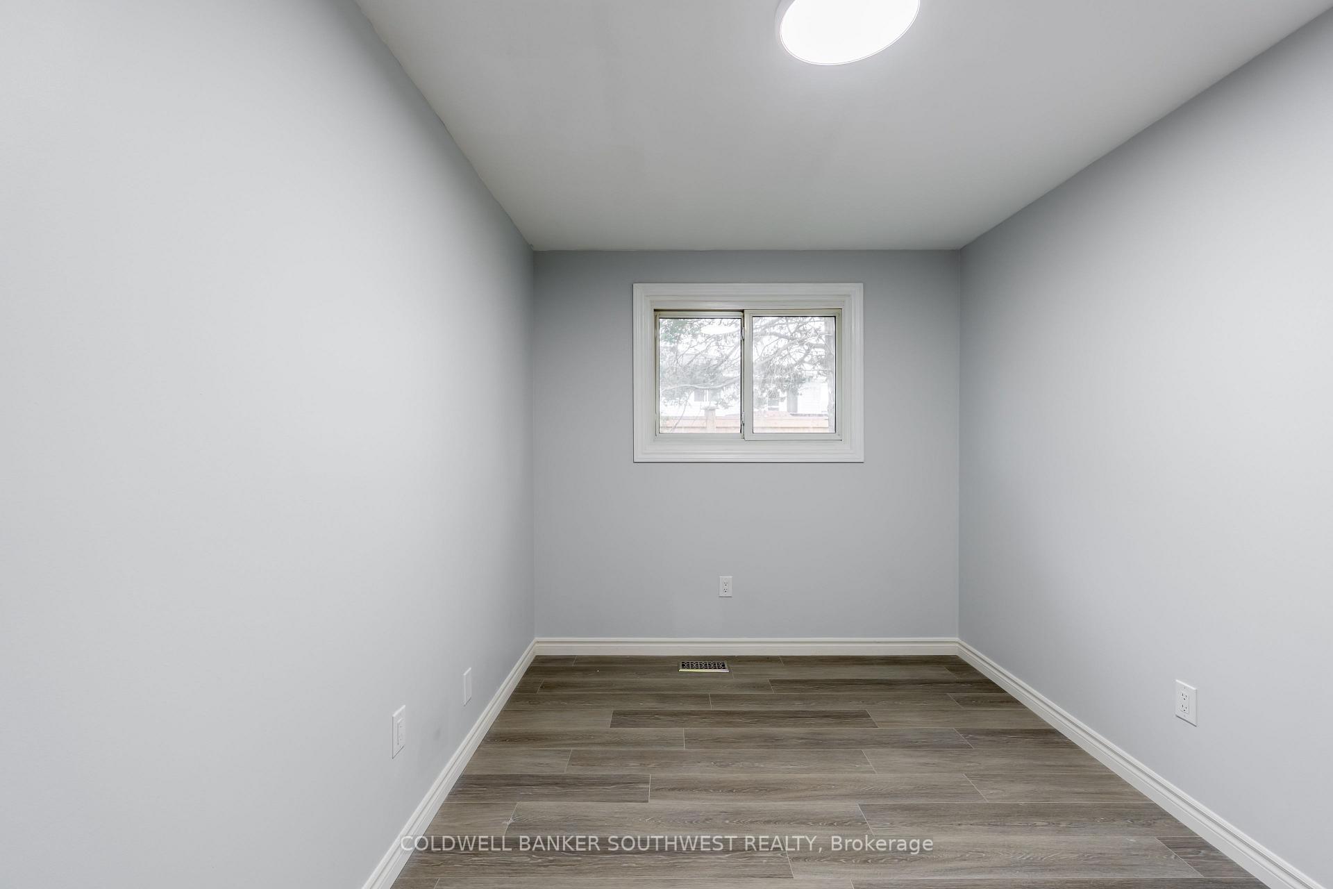 Photo 14 of 1104 Overlea Crescent, Sarnia — HOMEH