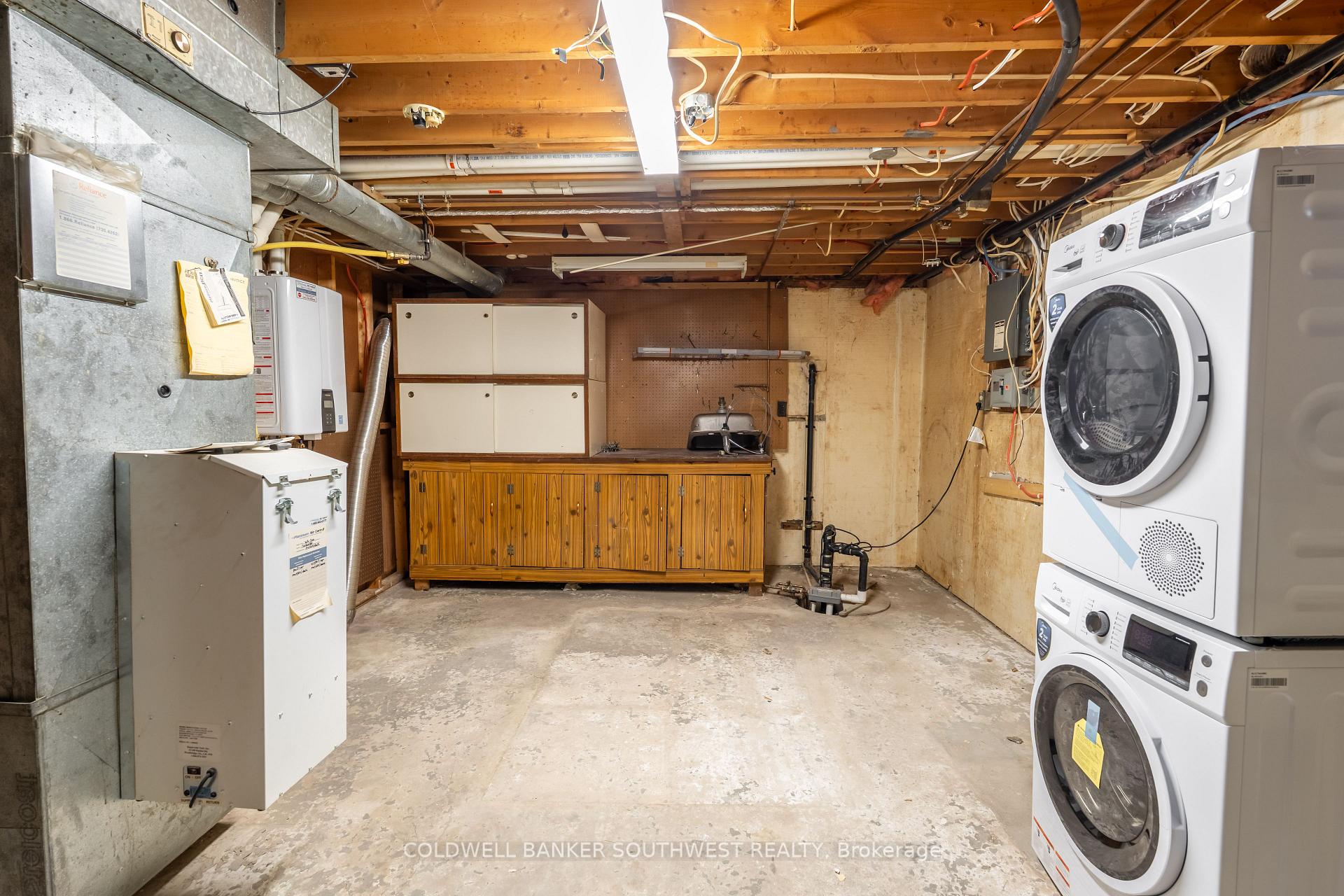 Photo 15 of 1104 Overlea Crescent, Sarnia — HOMEH