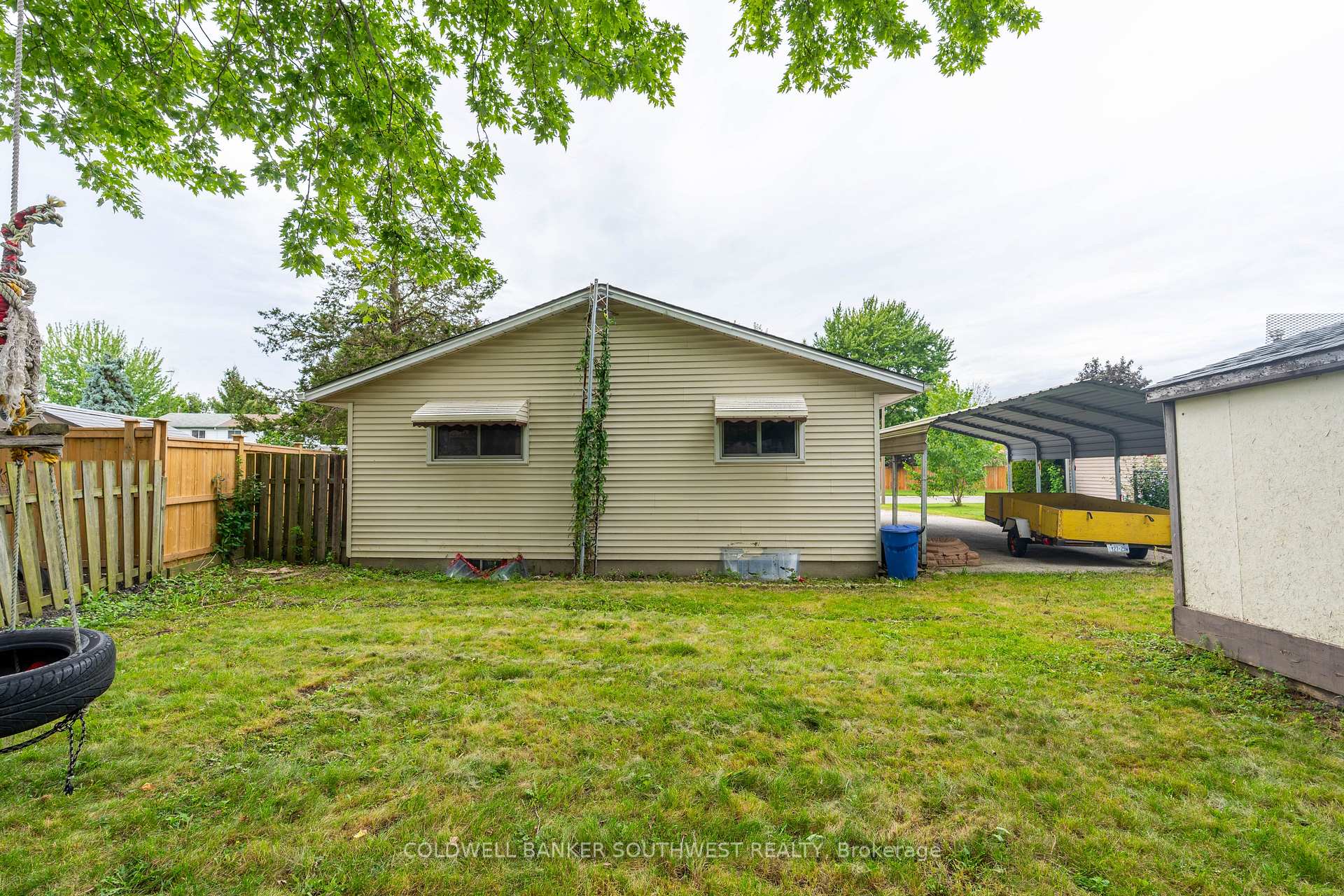Photo 16 of 1104 Overlea Crescent, Sarnia — HOMEH