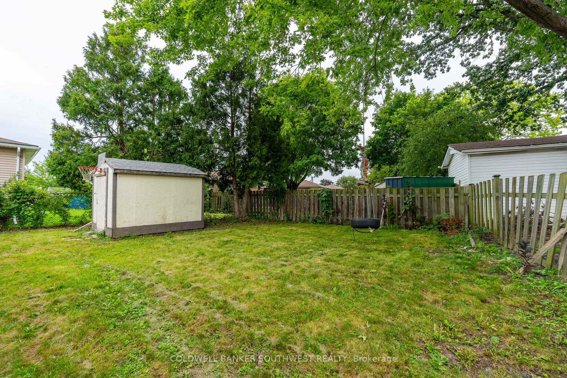 Photo 17 of 1104 Overlea Crescent, Sarnia — HOMEH