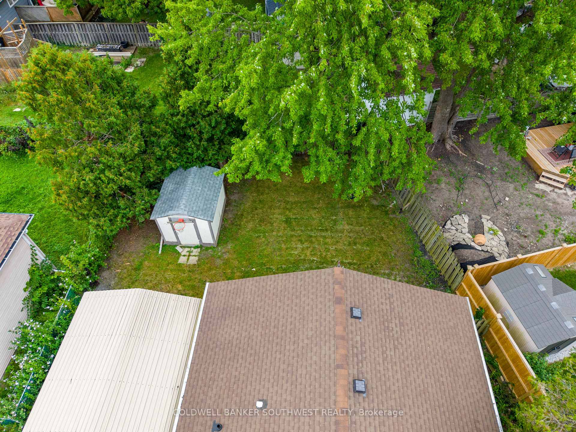 Photo 21 of 1104 Overlea Crescent, Sarnia — HOMEH
