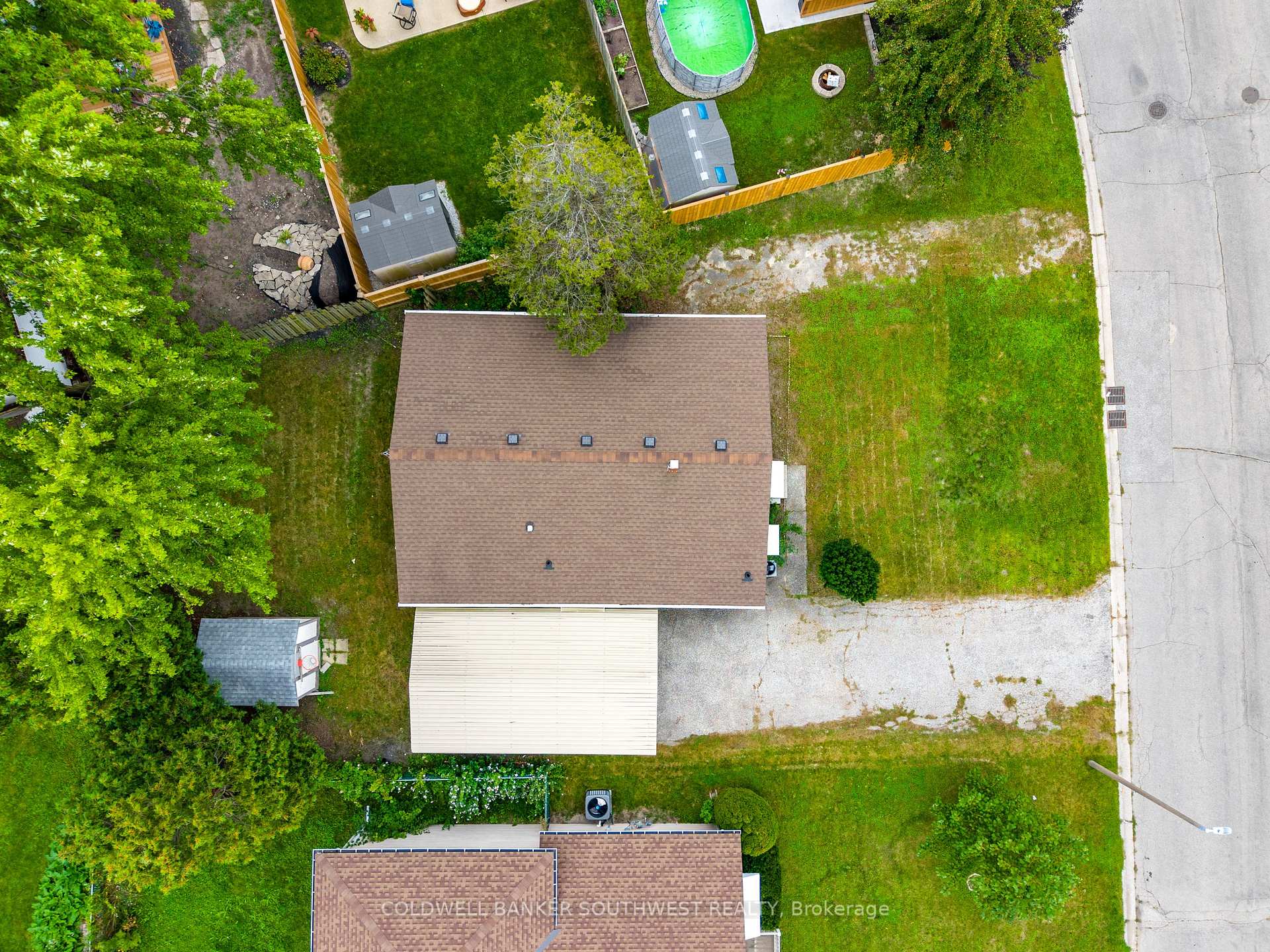 Photo 22 of 1104 Overlea Crescent, Sarnia — HOMEH