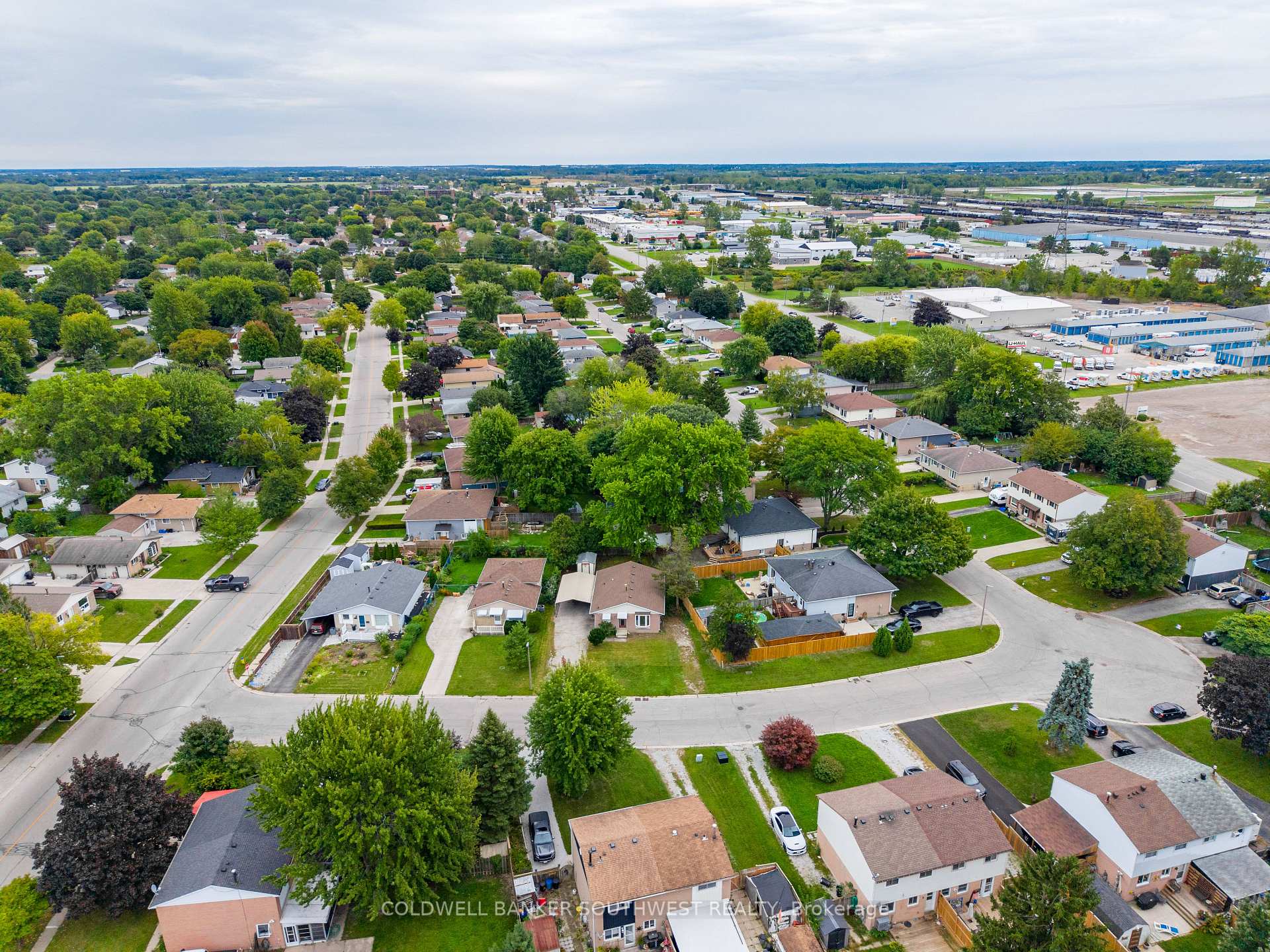 Photo 23 of 1104 Overlea Crescent, Sarnia — HOMEH