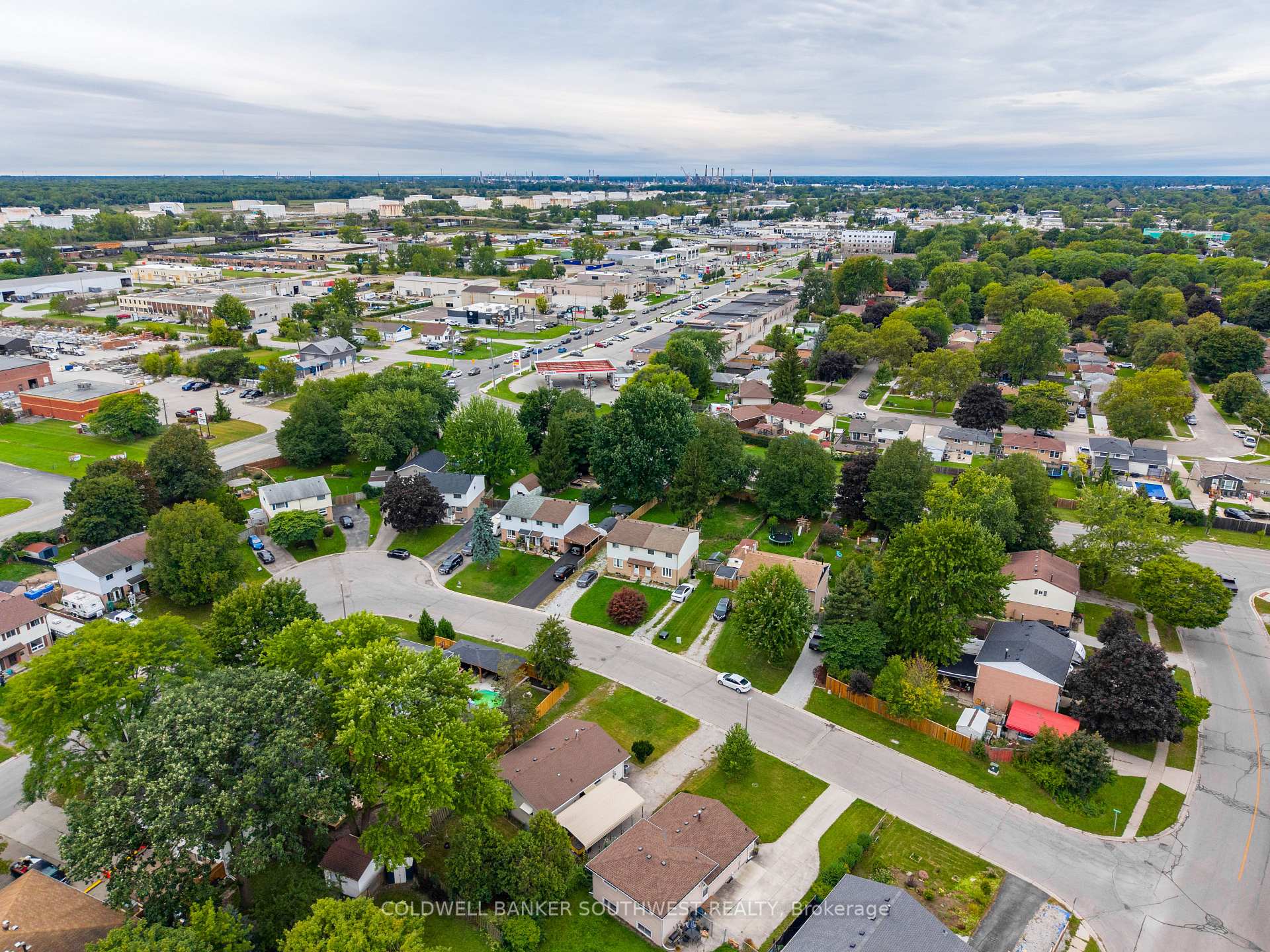 Photo 26 of 1104 Overlea Crescent, Sarnia — HOMEH