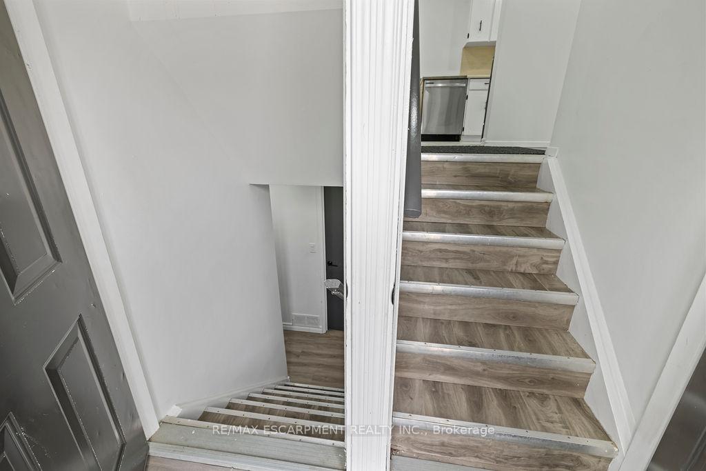 Photo 5 of 24 Tara Crescent, Thorold, Confederation Heights — HOMEH