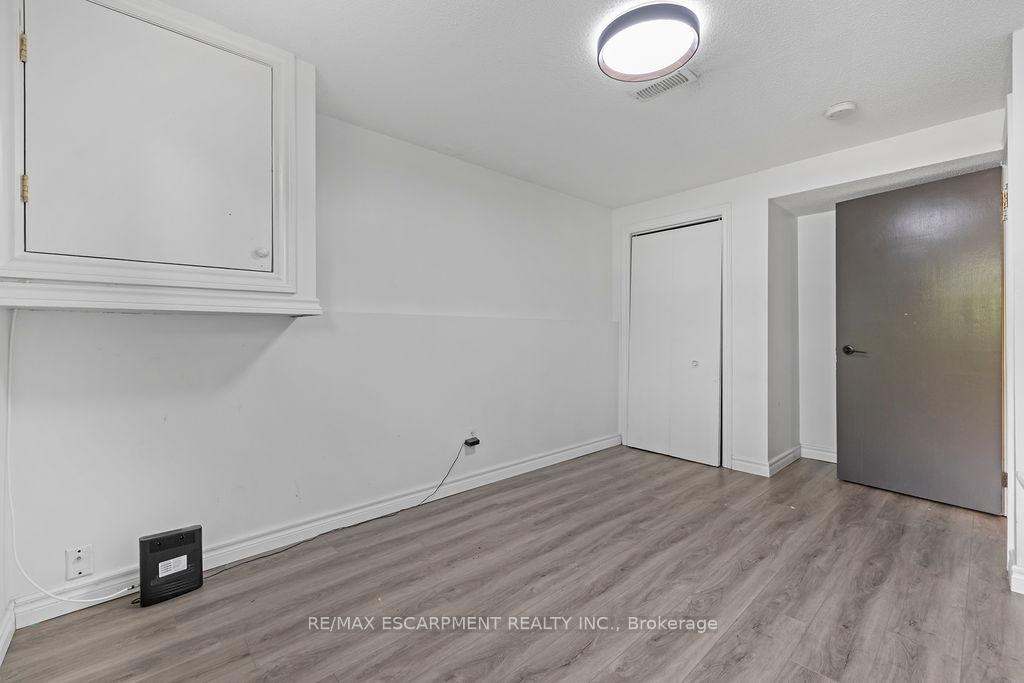 Photo 7 of 24 Tara Crescent, Thorold, Confederation Heights — HOMEH