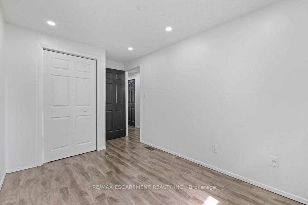 Photo 27 of 24 Tara Crescent, Thorold, Confederation Heights — HOMEH