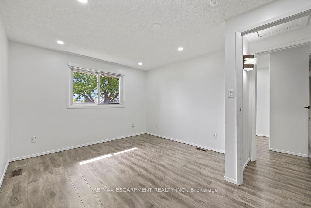 Photo 28 of 24 Tara Crescent, Thorold, Confederation Heights — HOMEH