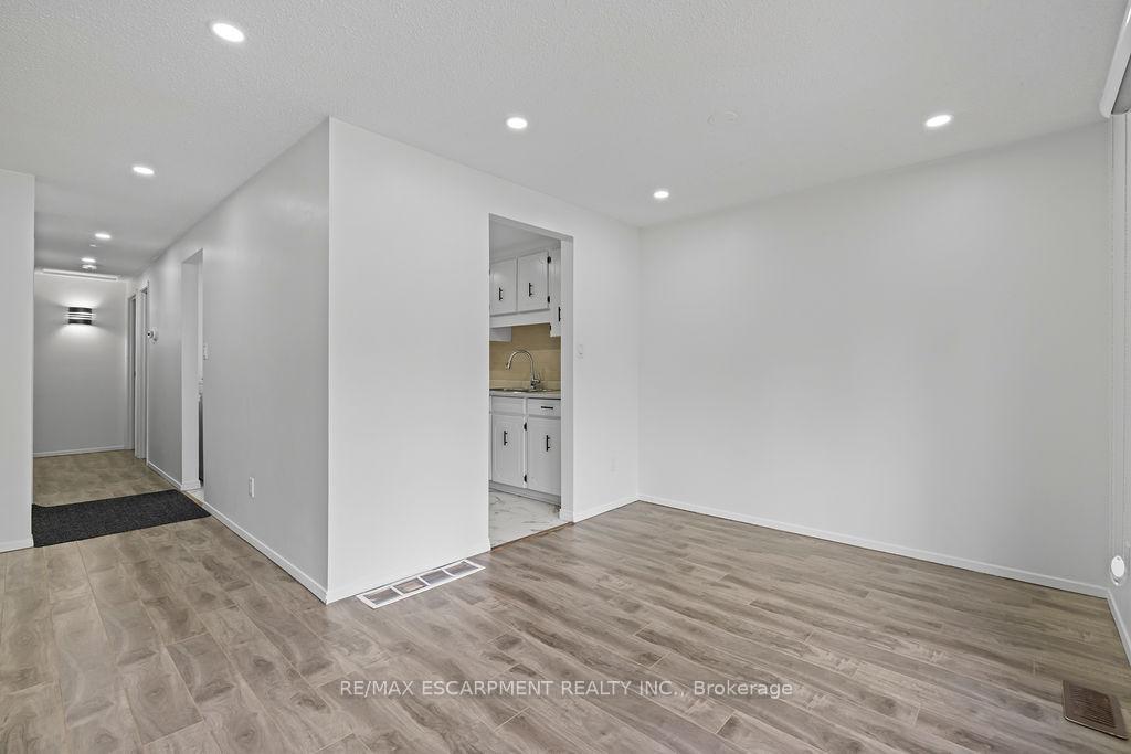Photo 32 of 24 Tara Crescent, Thorold, Confederation Heights — HOMEH