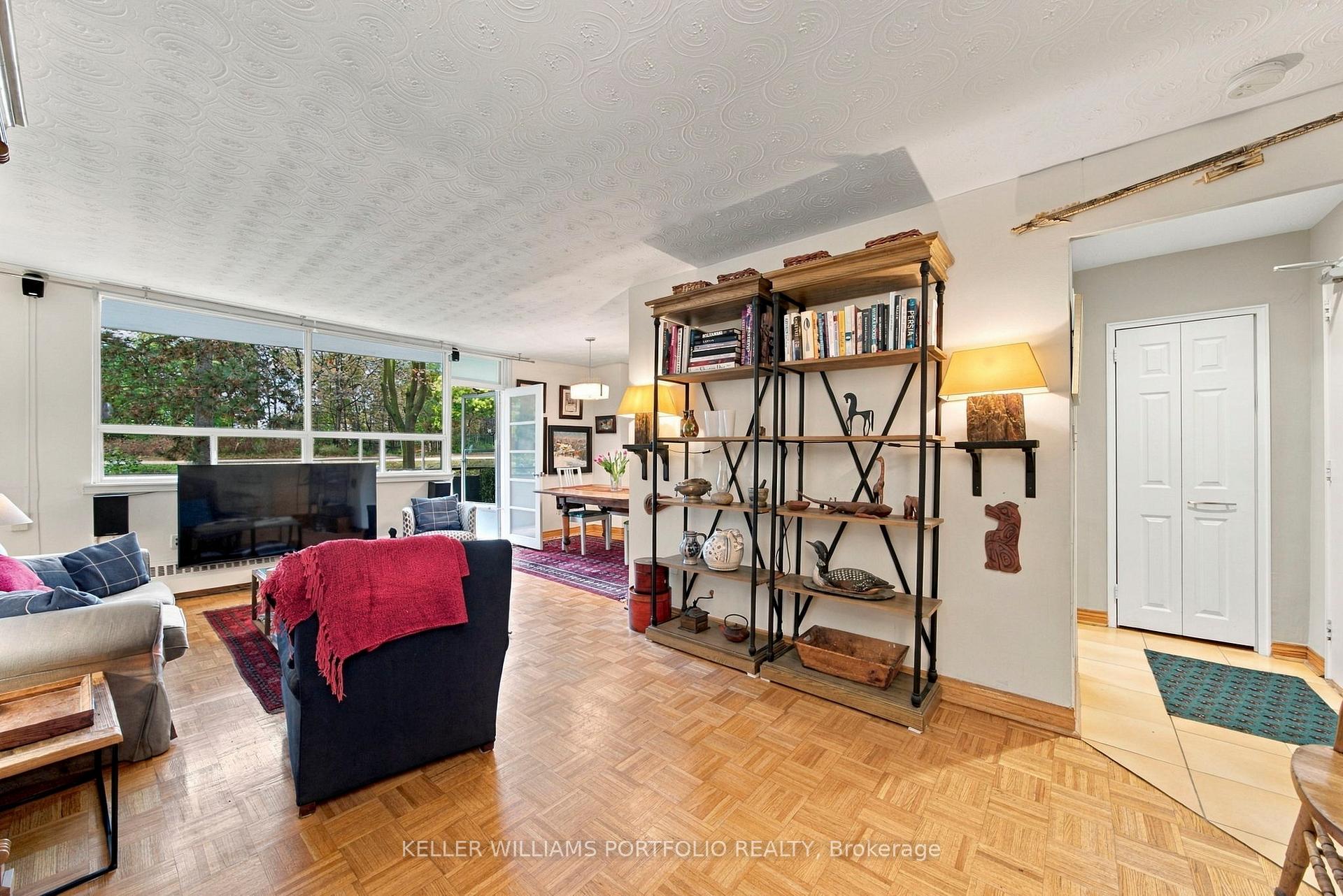 Photo 2 of Unit 108, 100 Coe Hill Drive, Toronto, High Park-Swansea — HOMEH