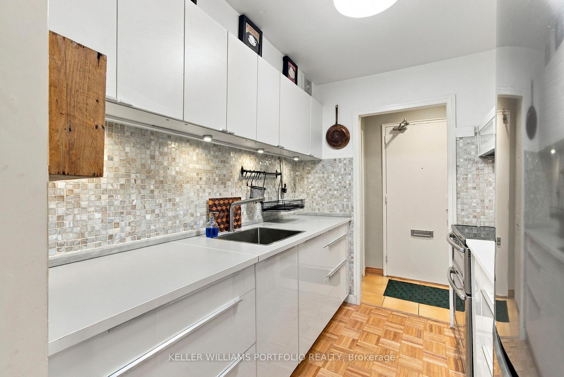 Photo 11 of Unit 108, 100 Coe Hill Drive, Toronto, High Park-Swansea — HOMEH