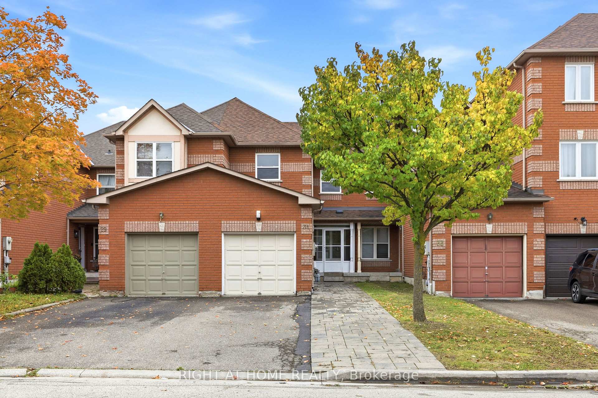 Photo 1 of 31 Islay Crescent, Vaughan, Maple — HOMEH