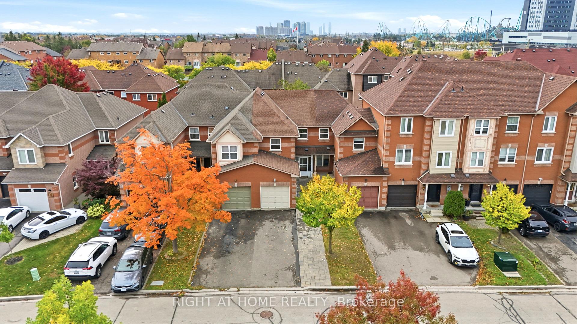 Photo 5 of 31 Islay Crescent, Vaughan, Maple — HOMEH