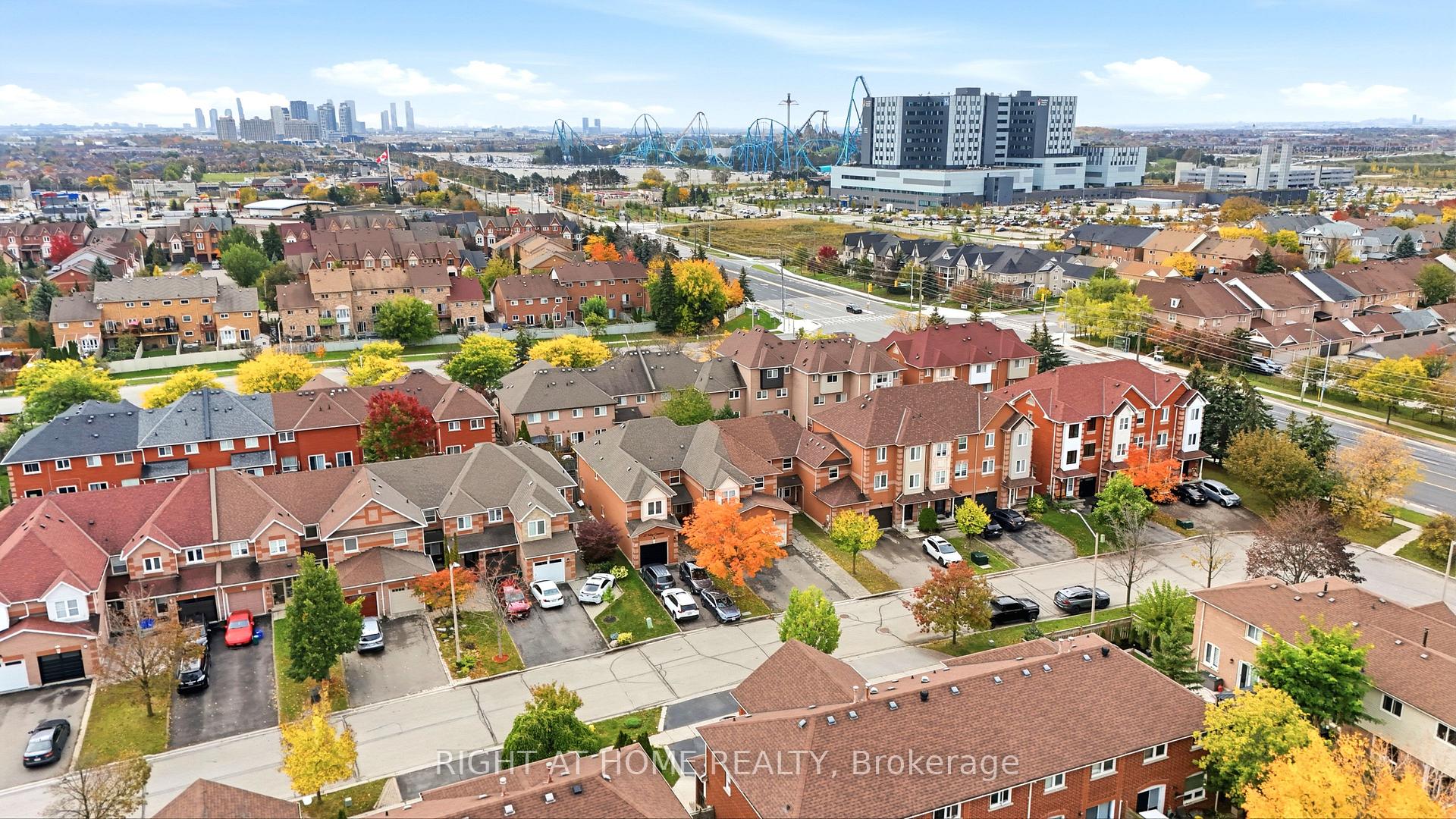 Photo 6 of 31 Islay Crescent, Vaughan, Maple — HOMEH