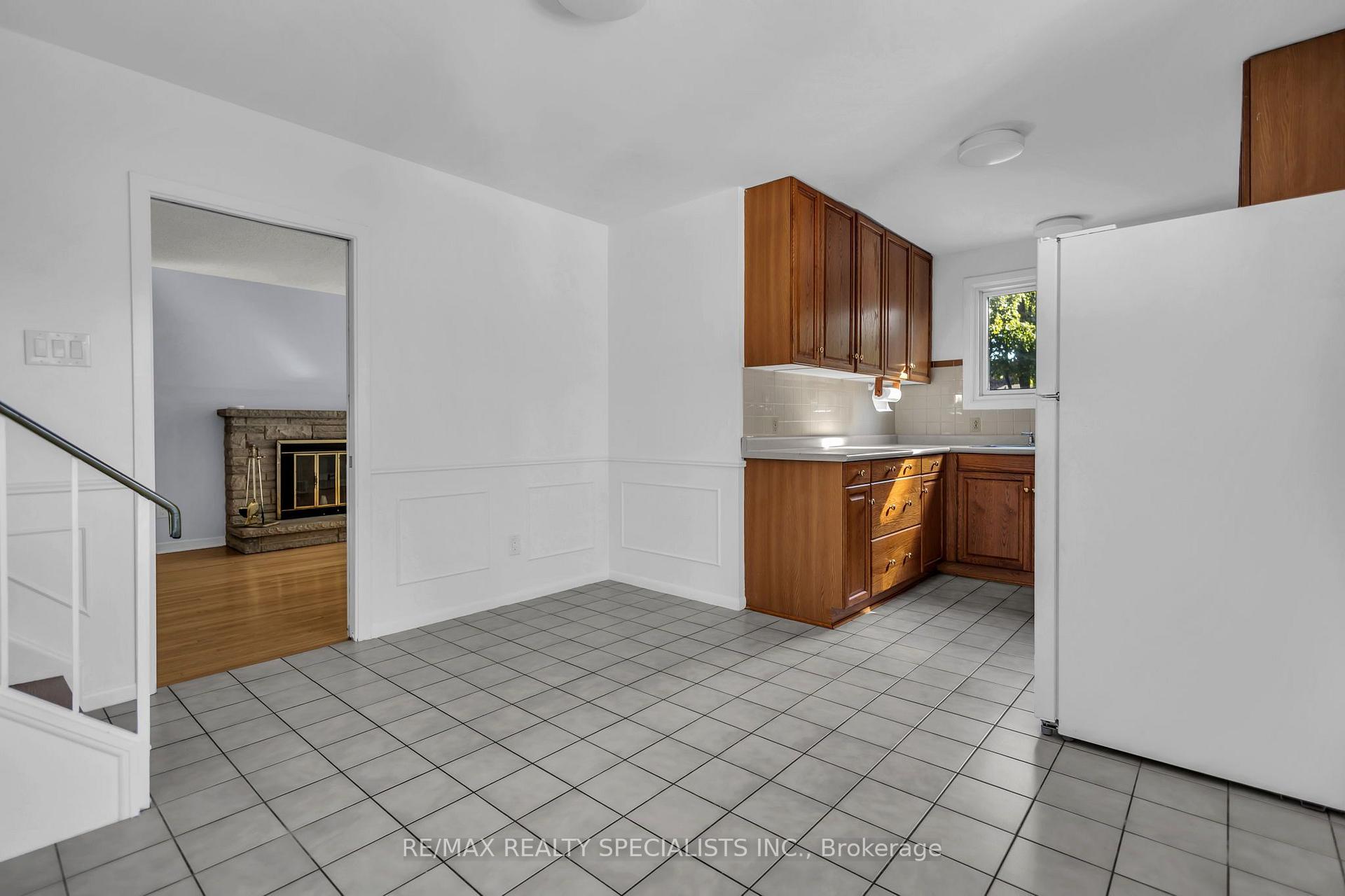 Photo 12 of 27 Toulon Crescent, London, East I — HOMEH