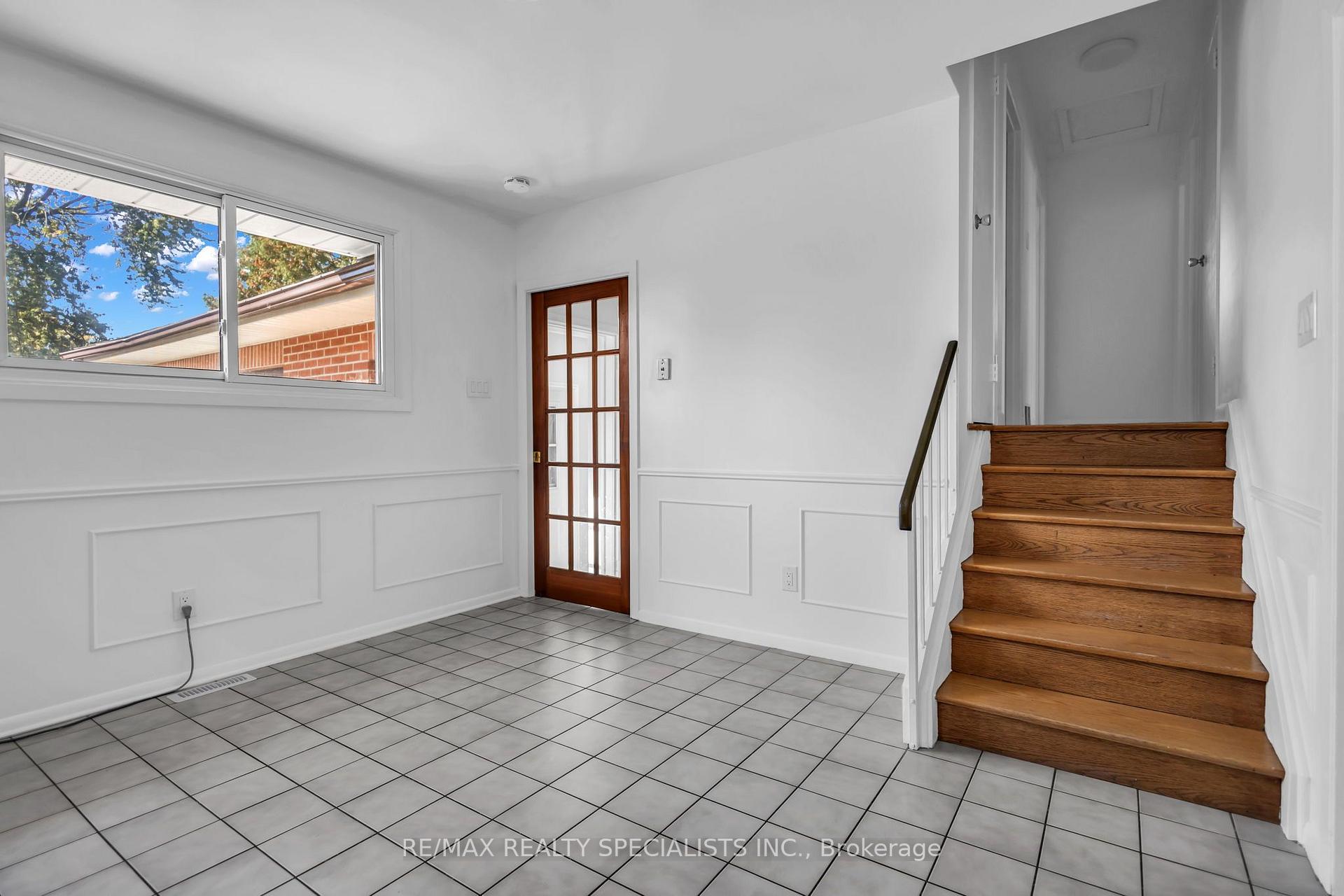 Photo 14 of 27 Toulon Crescent, London, East I — HOMEH