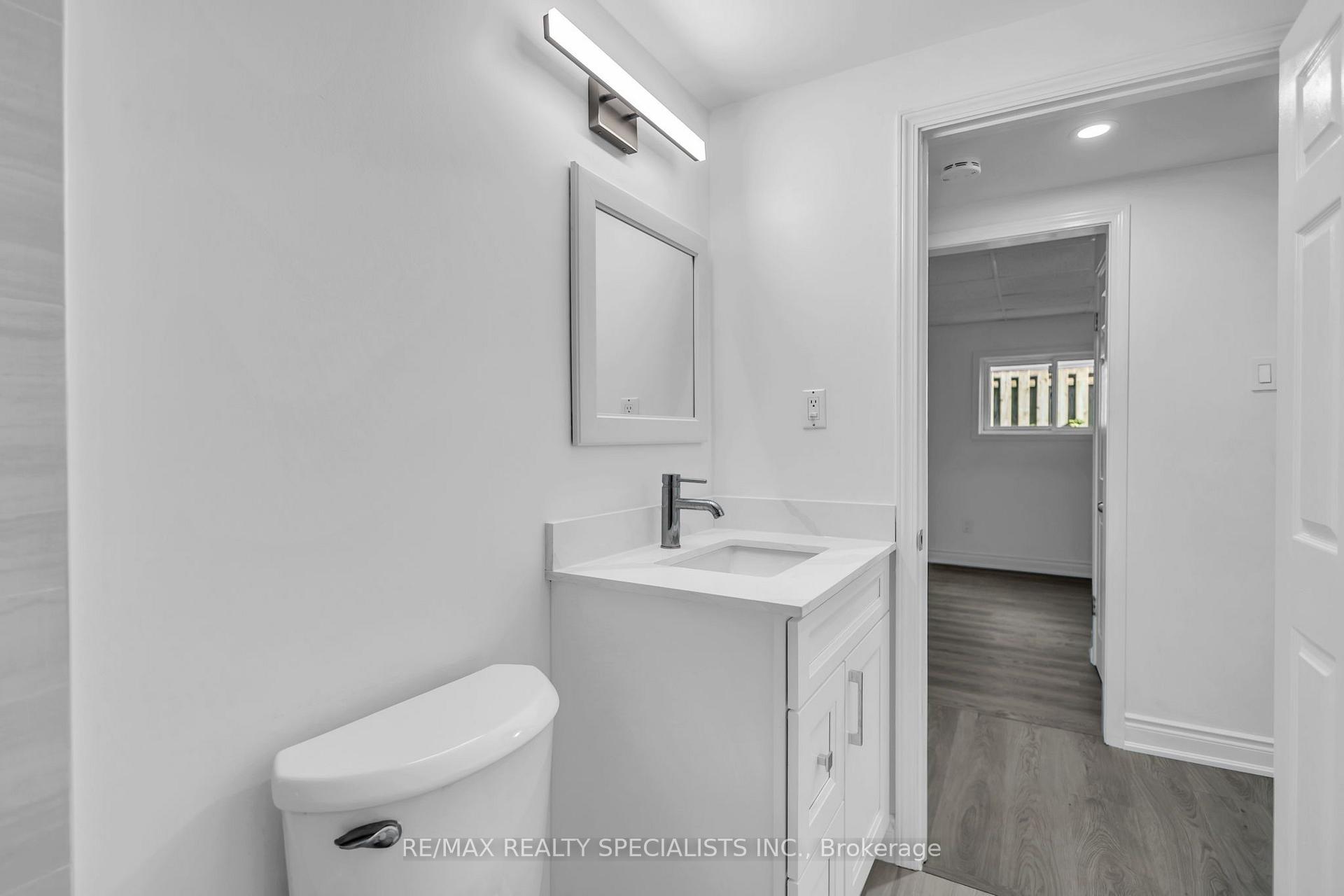 Photo 20 of 27 Toulon Crescent, London, East I — HOMEH