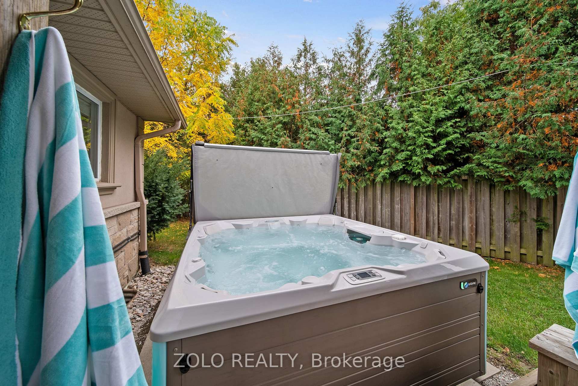 Photo 32 of 6911B Hickling Crescent, Mississauga, Meadowvale — HOMEH