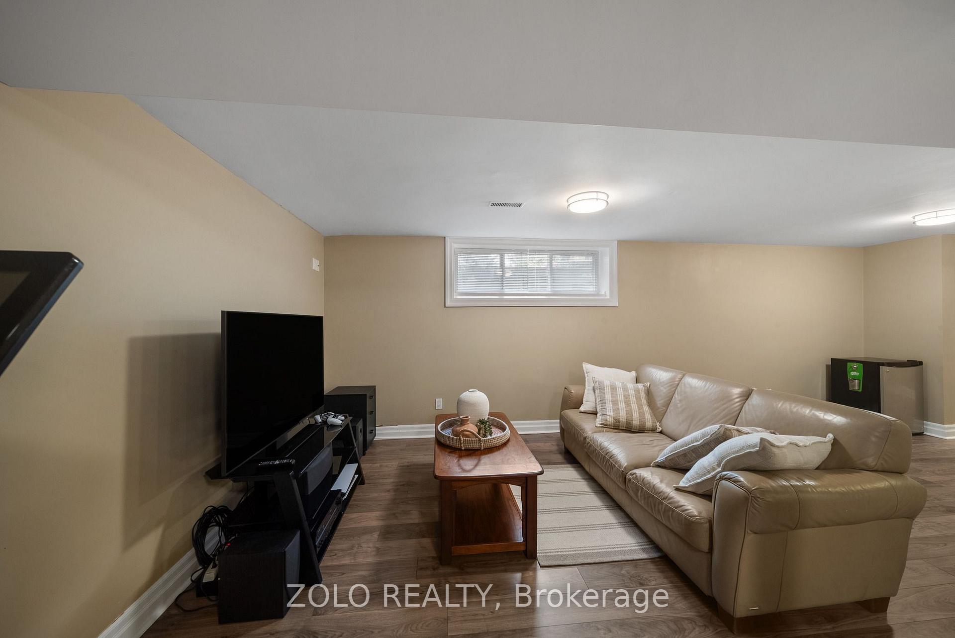 Photo 45 of 6911B Hickling Crescent, Mississauga, Meadowvale — HOMEH
