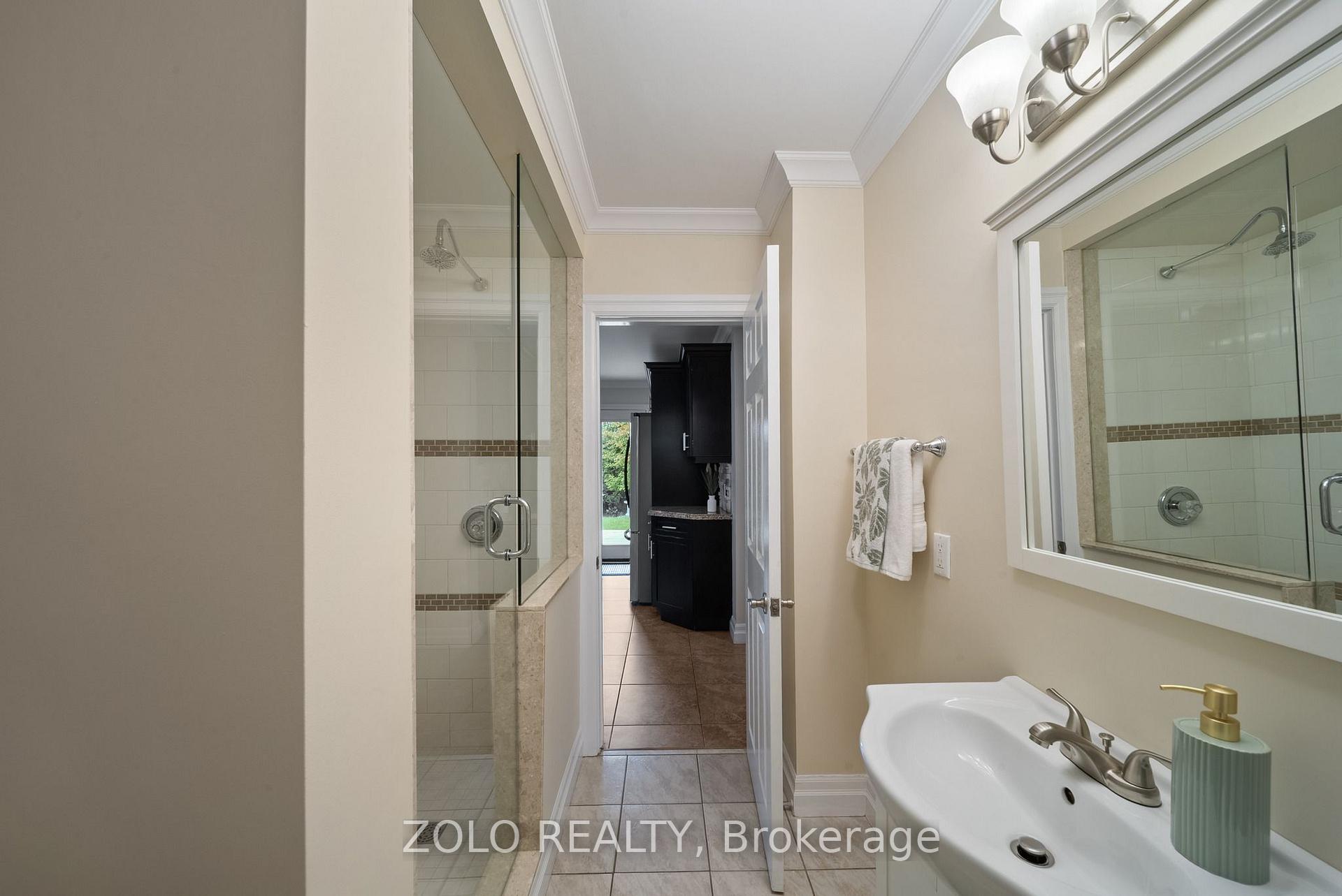 Photo 52 of 6911B Hickling Crescent, Mississauga, Meadowvale — HOMEH