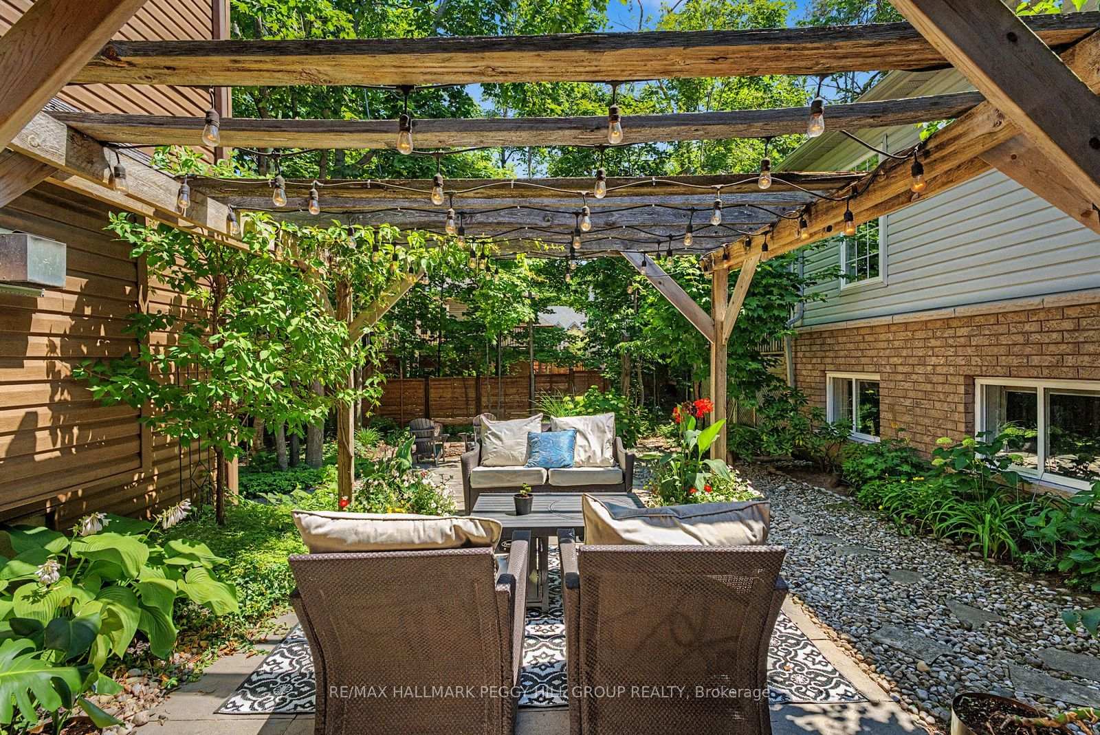 Photo 3 of 11 Oakmont Avenue, Oro-Medonte, Horseshoe Valley — HOMEH