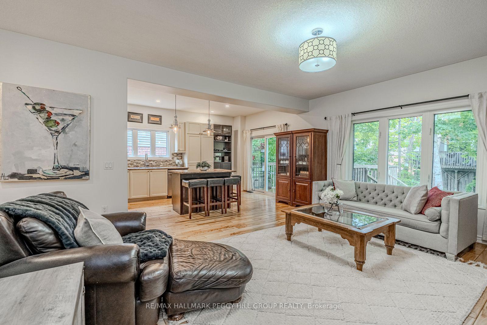 Photo 5 of 11 Oakmont Avenue, Oro-Medonte, Horseshoe Valley — HOMEH