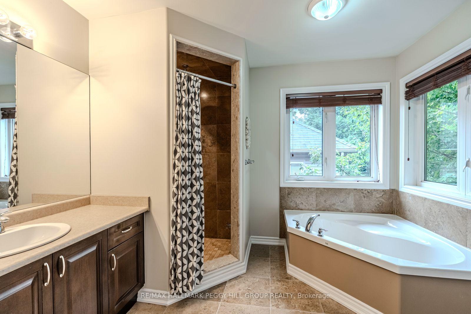 Photo 10 of 11 Oakmont Avenue, Oro-Medonte, Horseshoe Valley — HOMEH