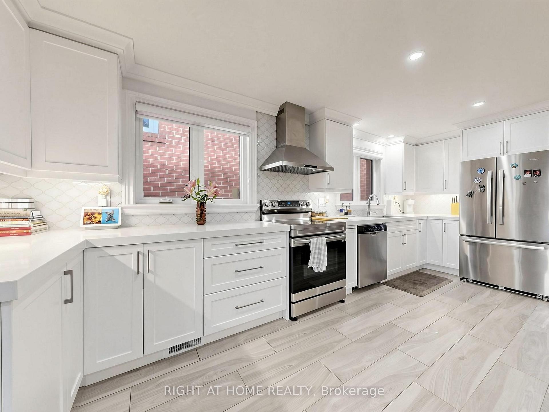 Photo 6 of 497 Northcliffe Boulevard, Toronto, Oakwood Village — HOMEH