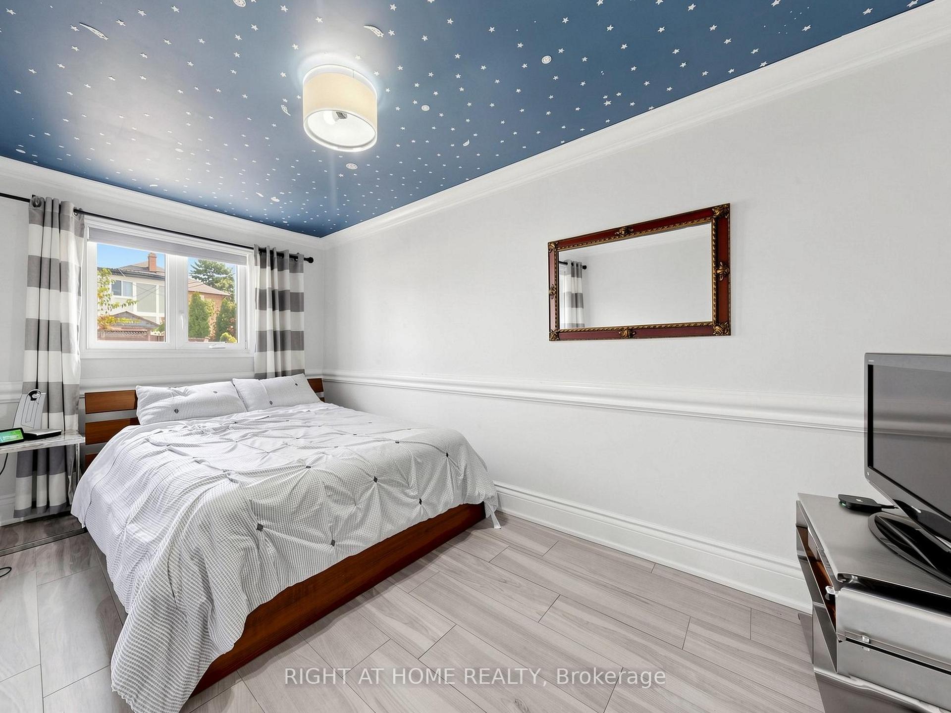 Photo 16 of 497 Northcliffe Boulevard, Toronto, Oakwood Village — HOMEH