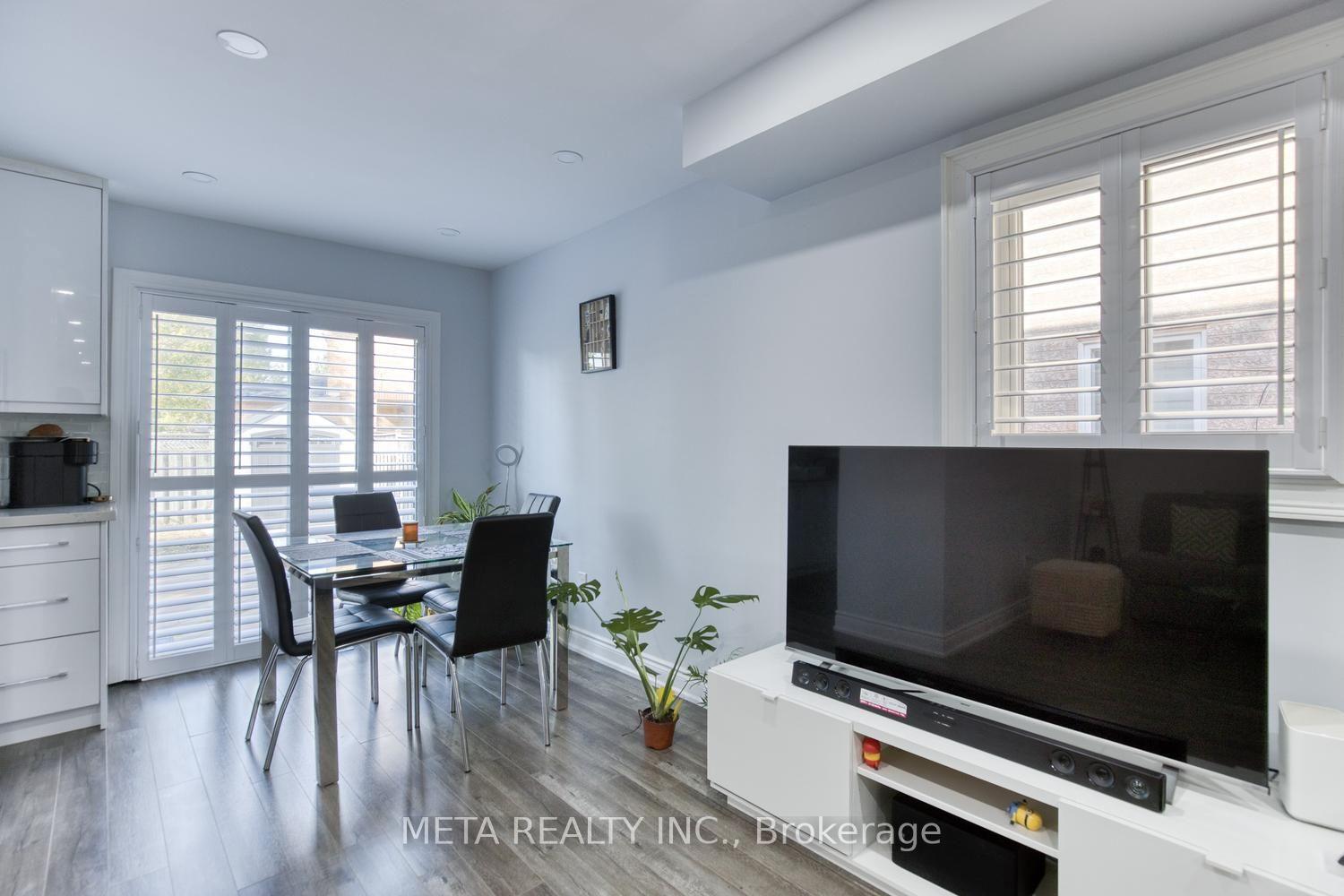 Photo 5 of 131 Saddletree Trail, Brampton, Brampton West — HOMEH