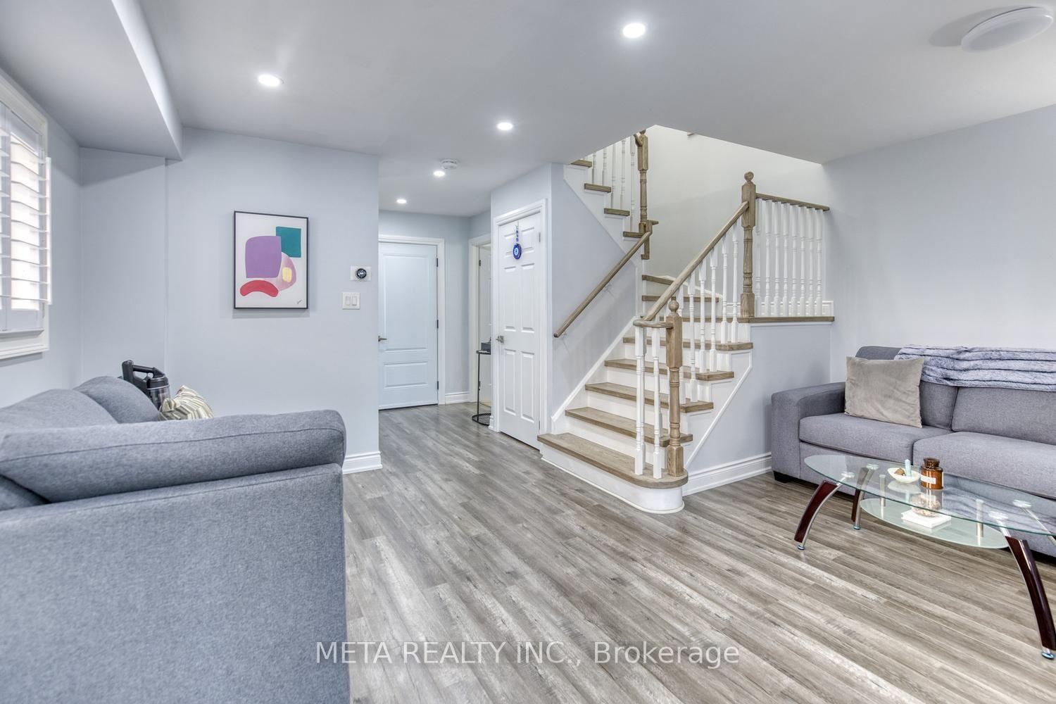 Photo 6 of 131 Saddletree Trail, Brampton, Brampton West — HOMEH