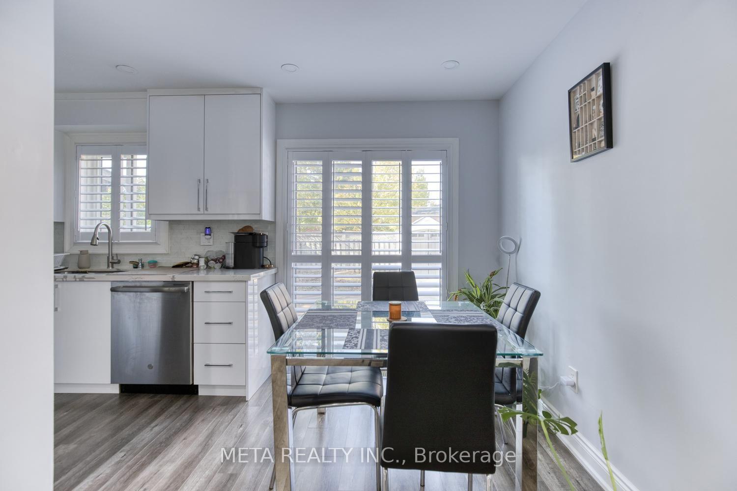 Photo 7 of 131 Saddletree Trail, Brampton, Brampton West — HOMEH