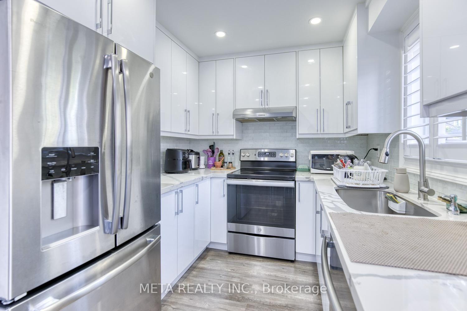 Photo 10 of 131 Saddletree Trail, Brampton, Brampton West — HOMEH