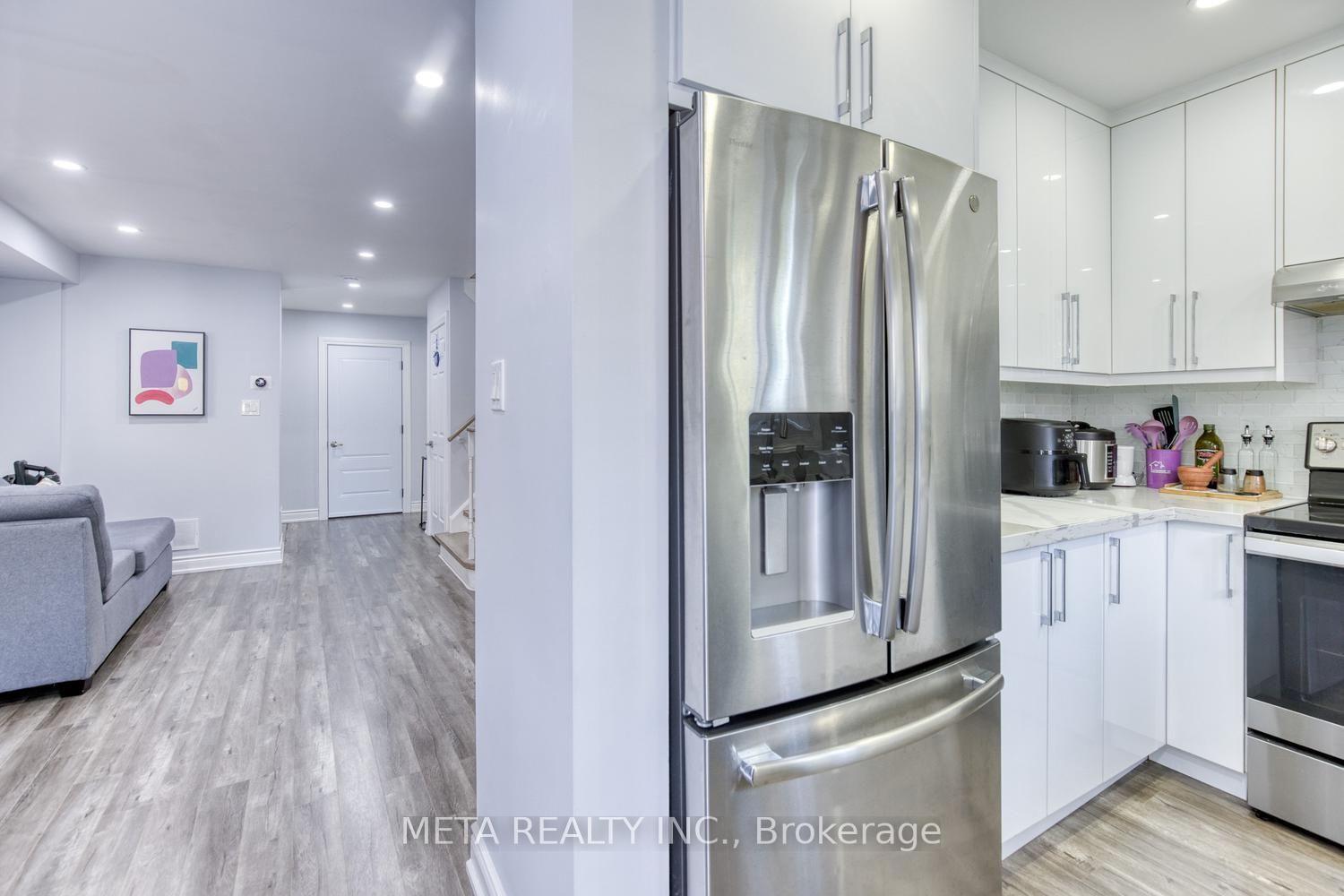 Photo 11 of 131 Saddletree Trail, Brampton, Brampton West — HOMEH