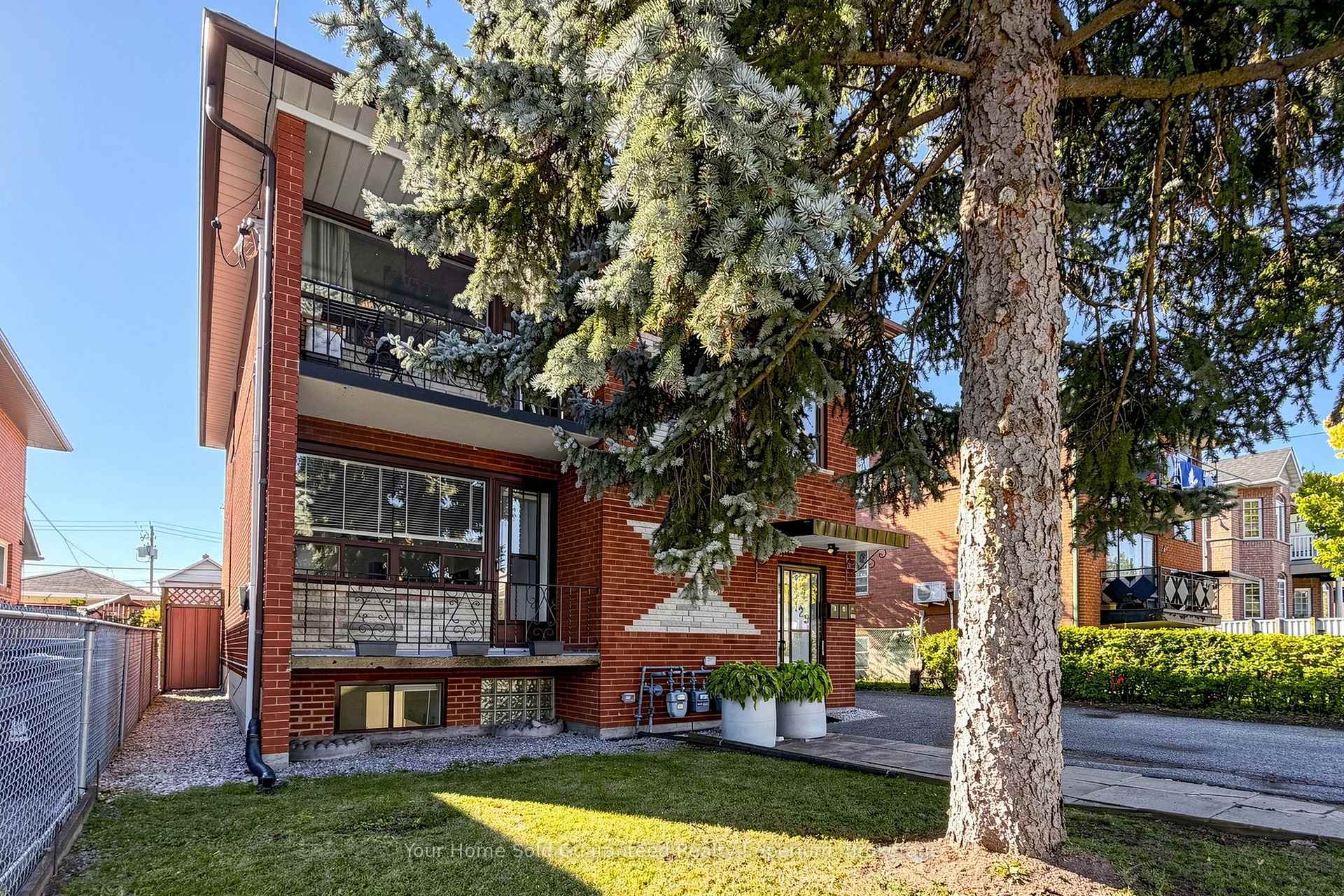 Photo 3 of 129 Melrose Street, Etobicoke, Mimico — HOMEH