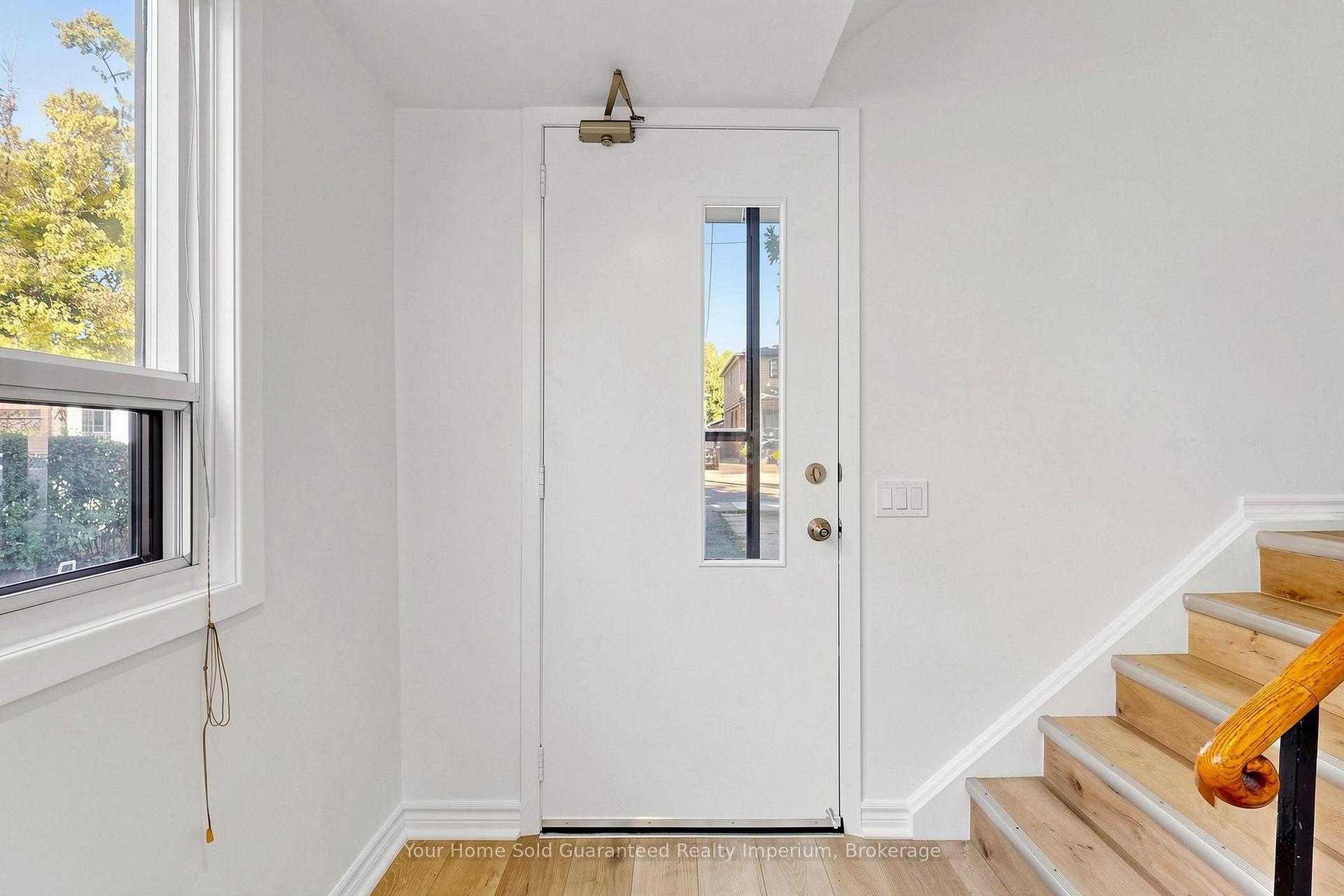 Photo 4 of 129 Melrose Street, Etobicoke, Mimico — HOMEH