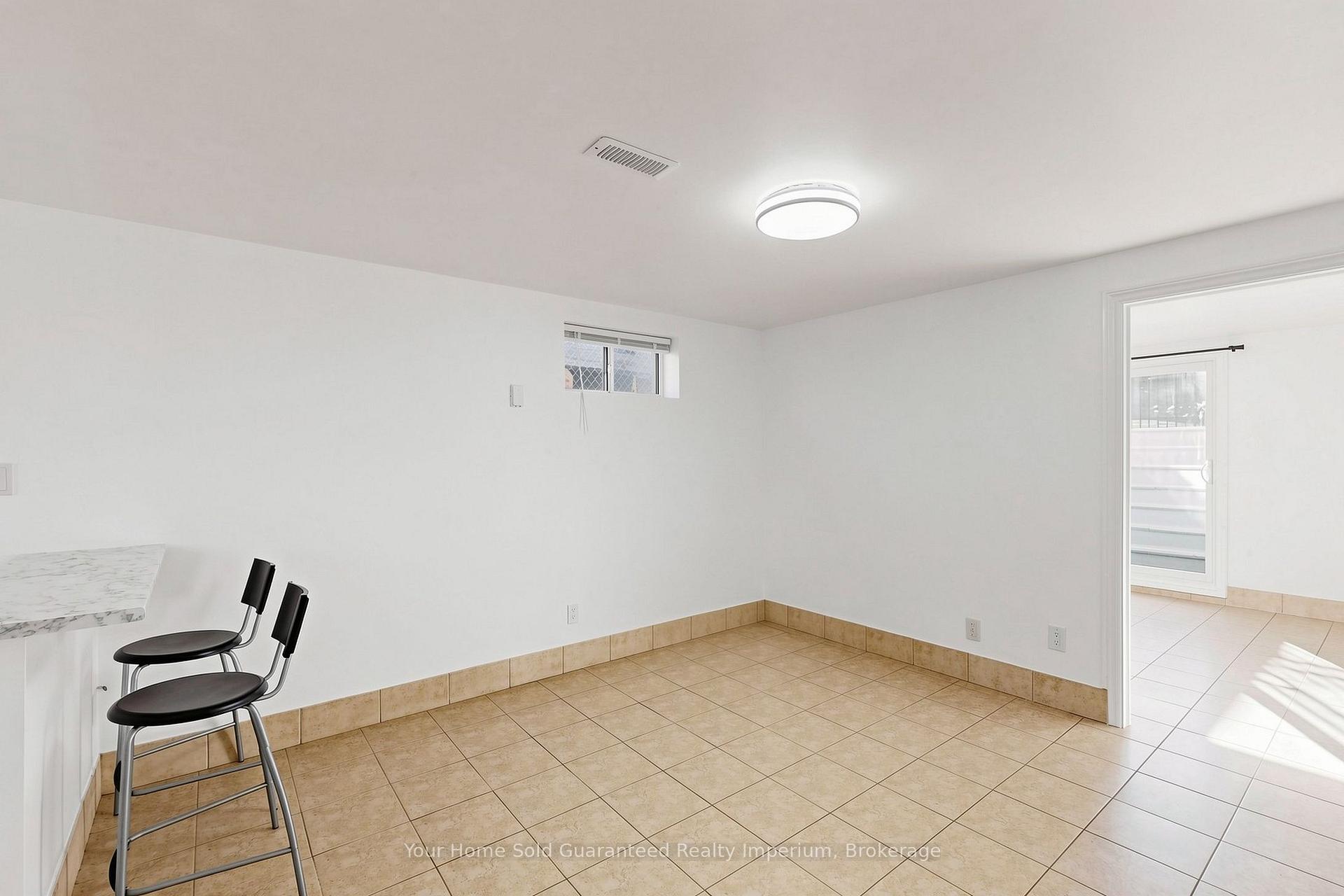 Photo 11 of 129 Melrose Street, Etobicoke, Mimico — HOMEH