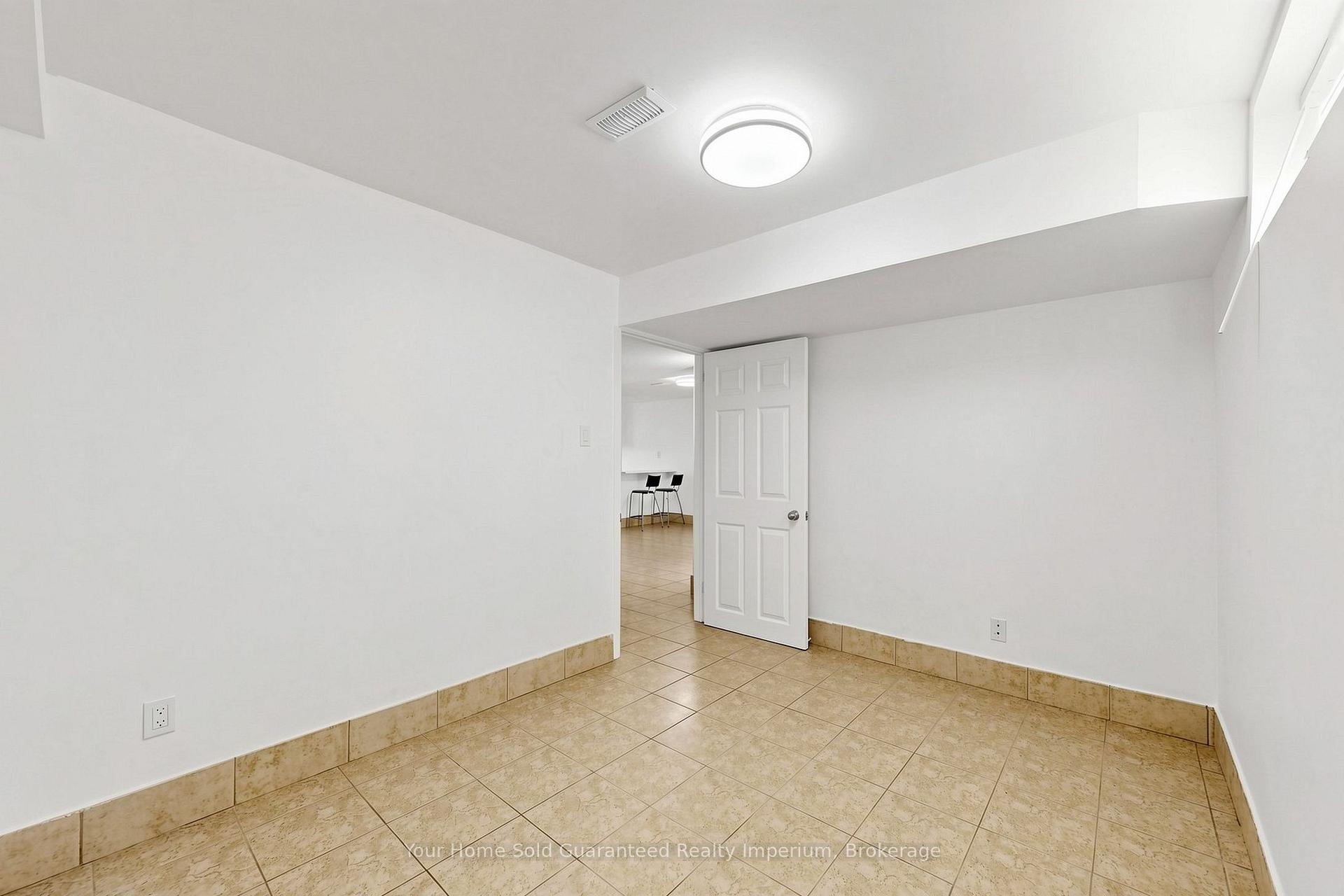 Photo 15 of 129 Melrose Street, Etobicoke, Mimico — HOMEH