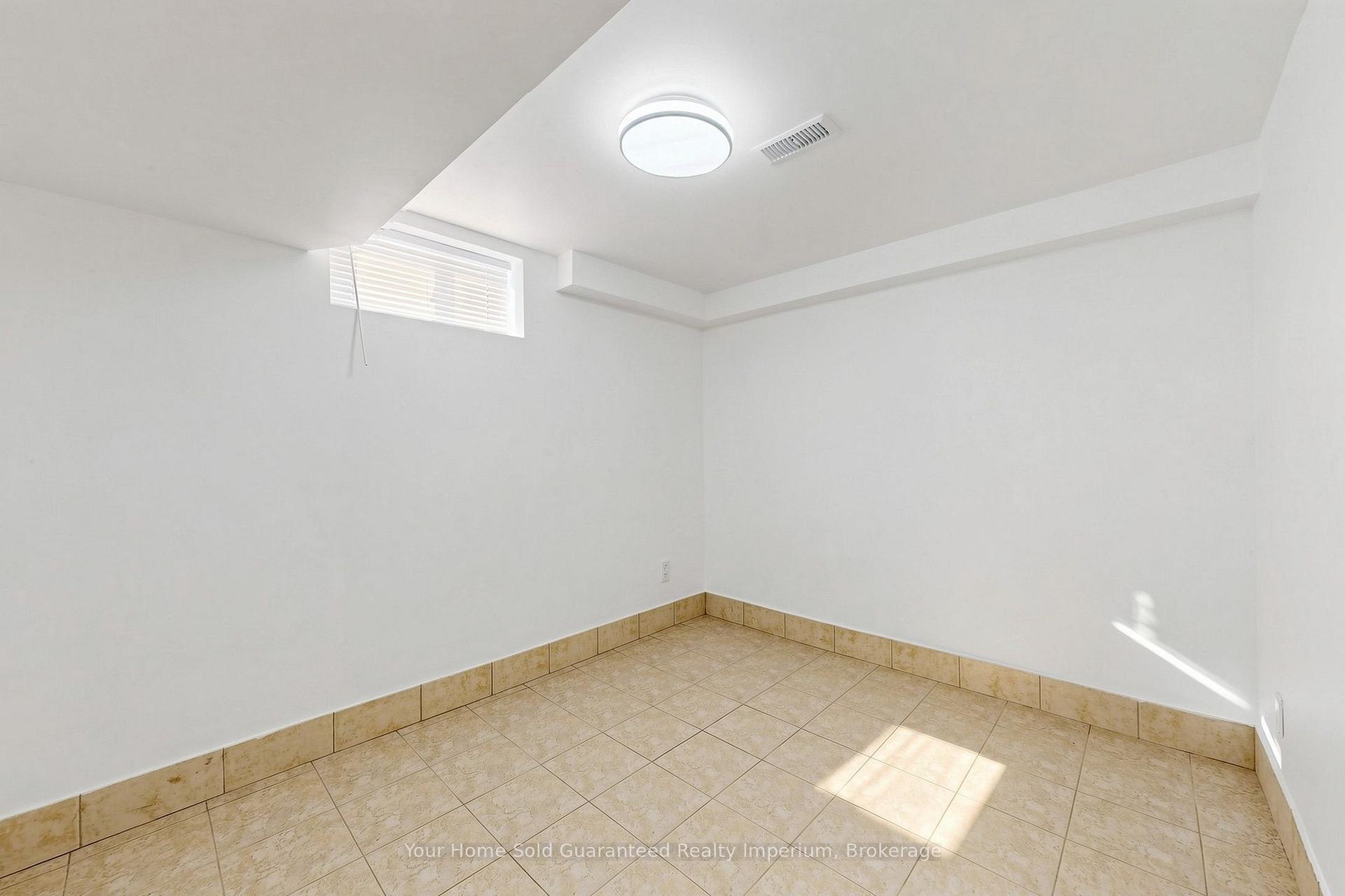 Photo 16 of 129 Melrose Street, Etobicoke, Mimico — HOMEH